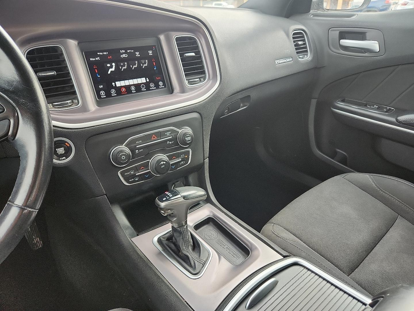 2019 GRAY Dodge Charger SXT (2C3CDXBG9KH) with an Pentastar 3.6L V-6 DOHC, variable valve control, regular unleaded, engine with 292HP engine, located at 4711 Ave Q, Lubbock, TX, 79412, (806) 687-2362, 33.551304, -101.855293 - Photo#29