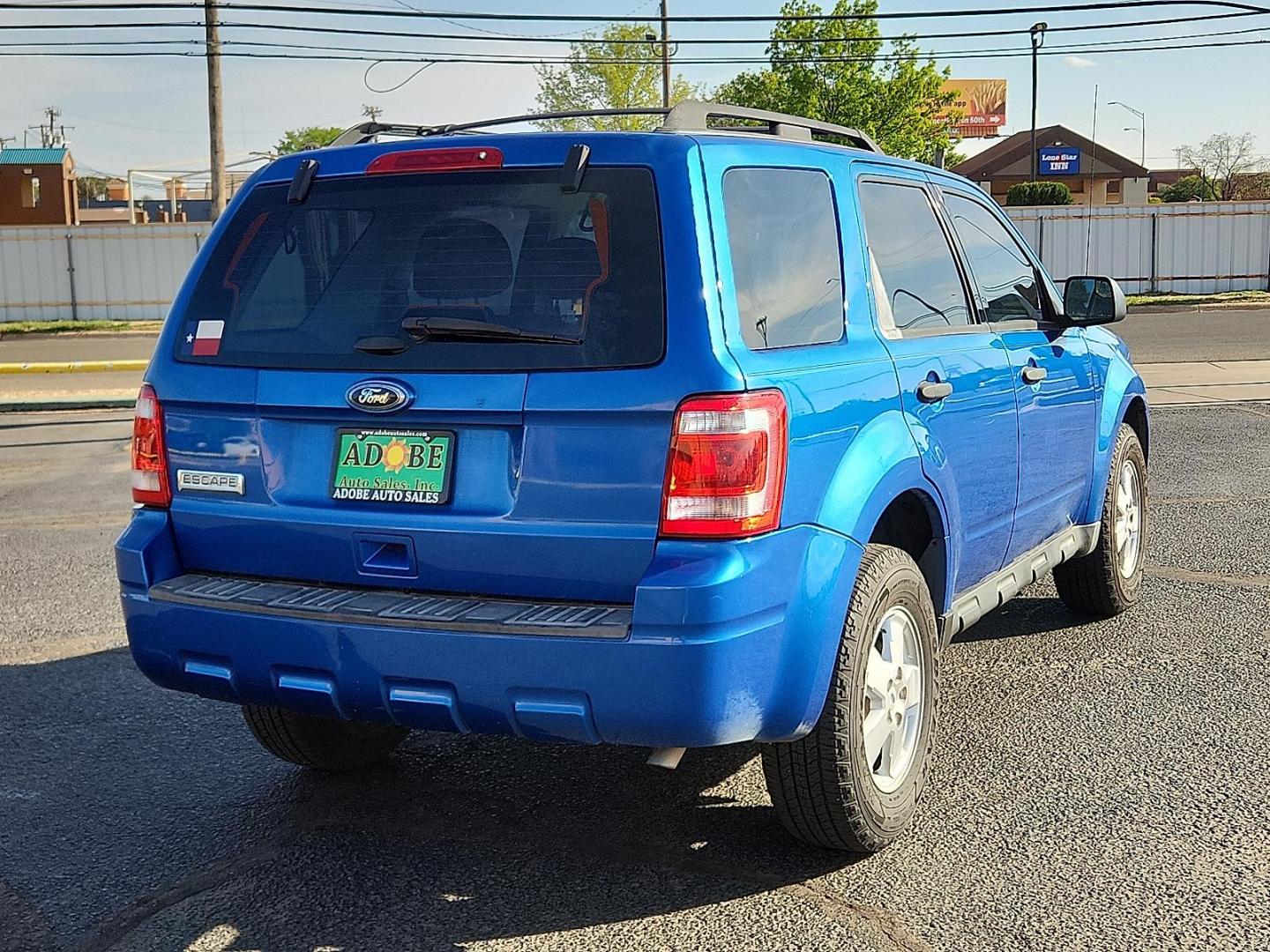 2012 BLUE /Stone - 1S Ford Escape XLS (1FMCU0C77CK) with an Duratec 2.5L I-4 DOHC, variable valve control, regular unleaded, engine with 171HP engine, located at 4711 Ave Q, Lubbock, TX, 79412, (806) 687-2362, 33.551304, -101.855293 - Photo#3