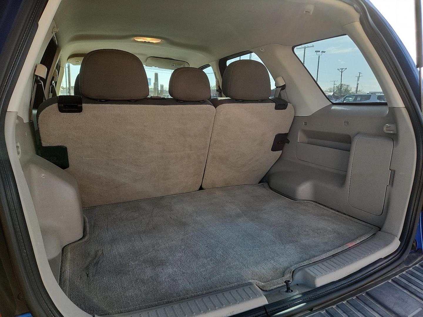 2012 BLUE /Stone - 1S Ford Escape XLS (1FMCU0C77CK) with an Duratec 2.5L I-4 DOHC, variable valve control, regular unleaded, engine with 171HP engine, located at 4711 Ave Q, Lubbock, TX, 79412, (806) 687-2362, 33.551304, -101.855293 - Photo#10