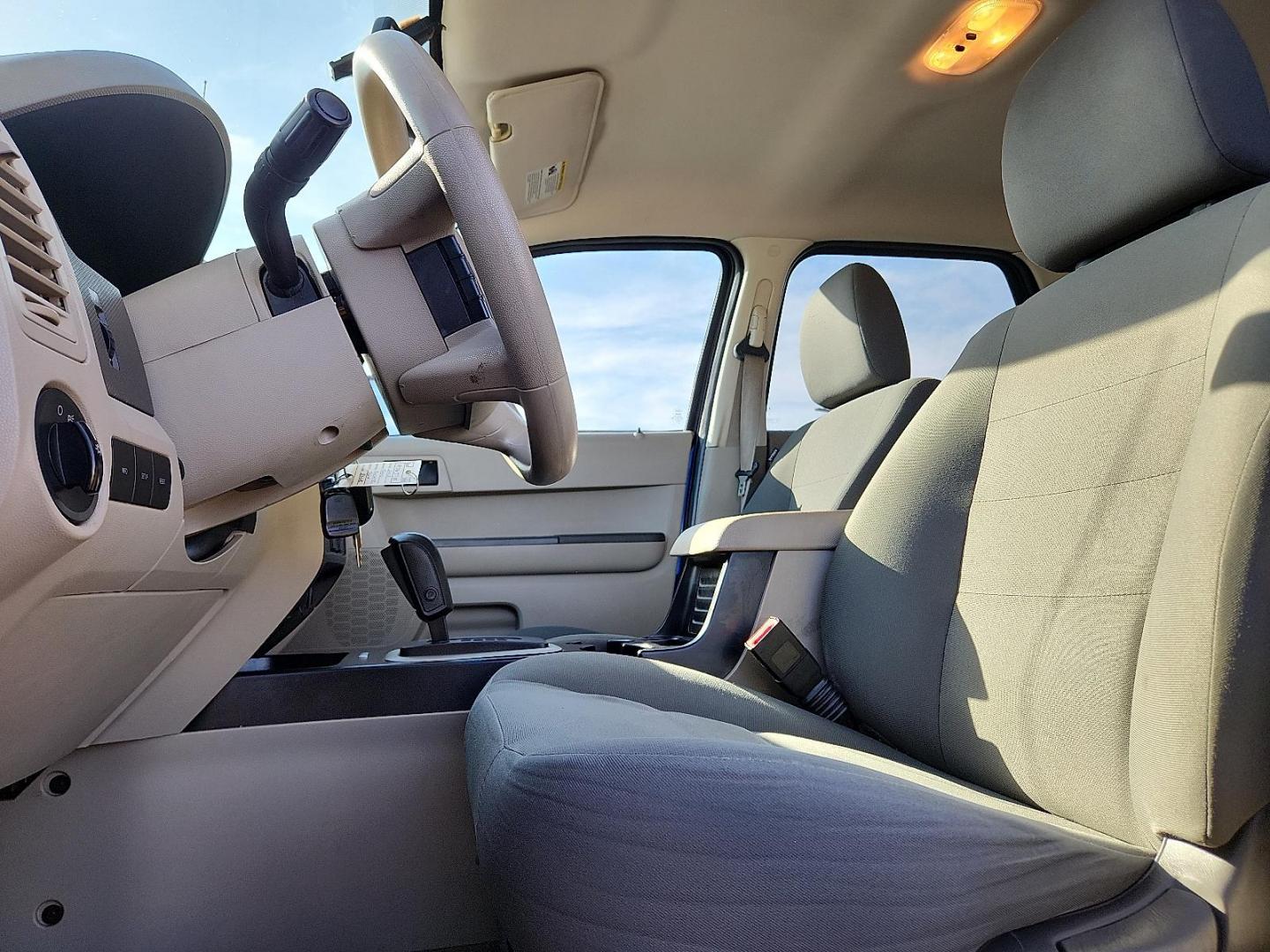 2012 BLUE /Stone - 1S Ford Escape XLS (1FMCU0C77CK) with an Duratec 2.5L I-4 DOHC, variable valve control, regular unleaded, engine with 171HP engine, located at 4711 Ave Q, Lubbock, TX, 79412, (806) 687-2362, 33.551304, -101.855293 - Photo#16