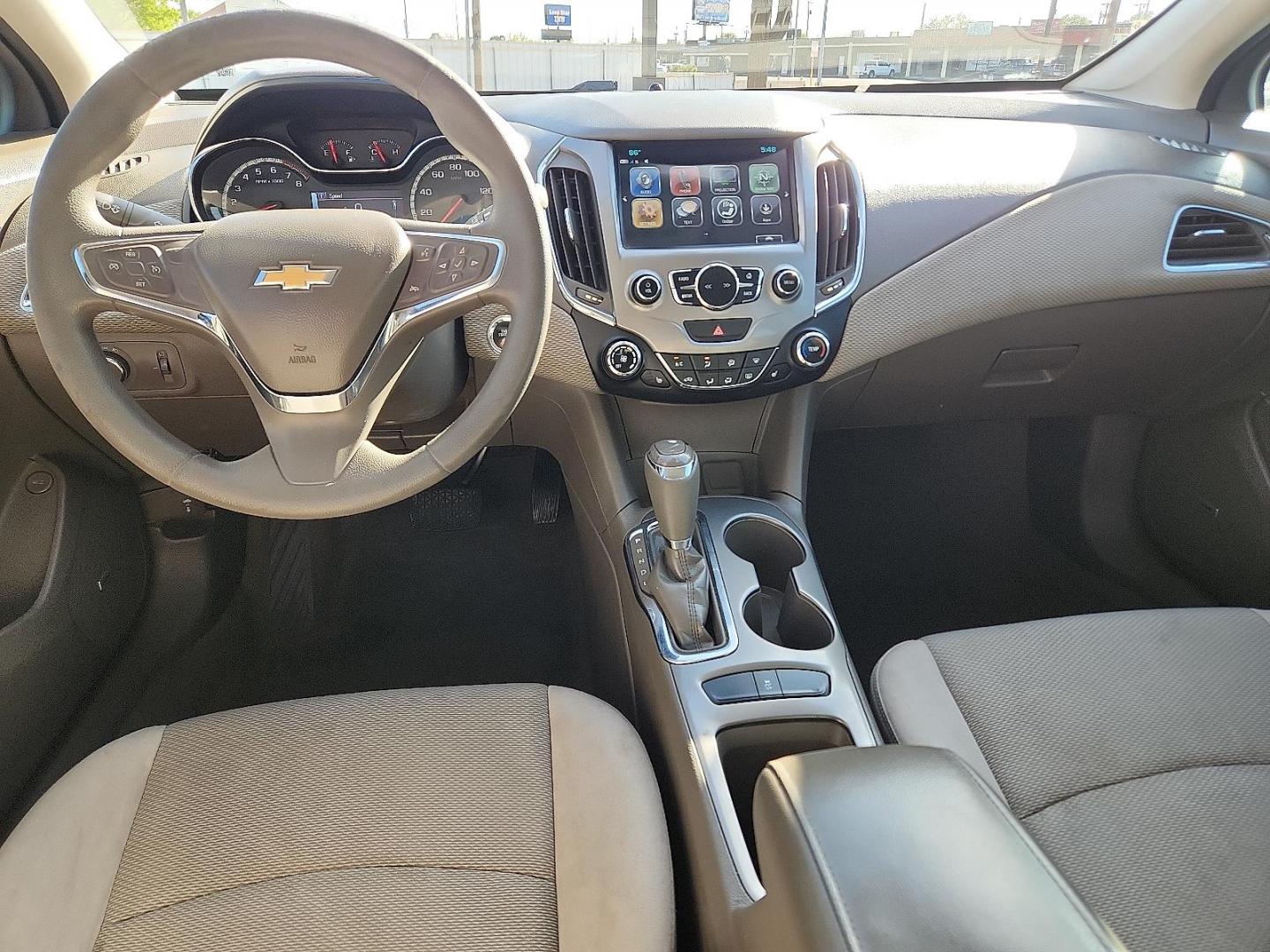 2018 WHITE /Dark Atmosphere/Medium Atmosphere - HHR Chevrolet Cruze LT Auto (1G1BE5SM2J7) with an 1.4L I-4 gasoline direct injection, DOHC, variable valve control, intercooled turbo, regular unleaded, engine with 153HP engine, located at 4711 Ave Q, Lubbock, TX, 79412, (806) 687-2362, 33.551304, -101.855293 - Photo#15