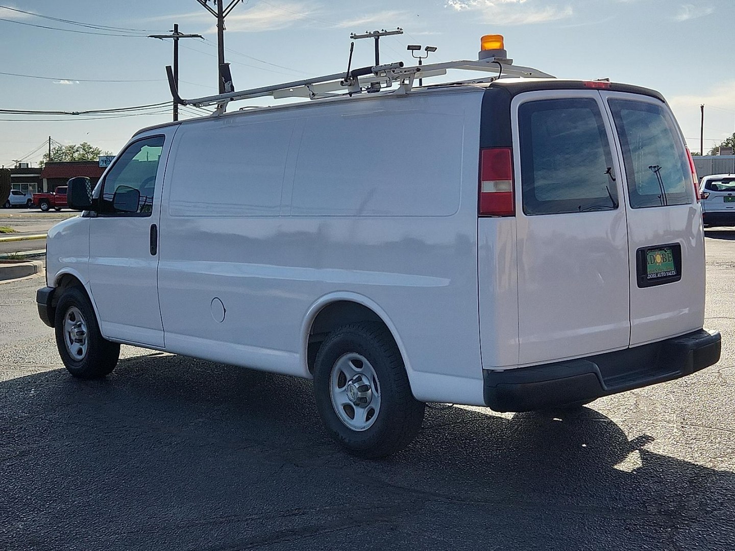 2007 WHITE /Medium Pewter - 93W Chevrolet Express Work Van (1GCFG15X871) with an Vortec 4.3L V-6 regular unleaded, engine with 195HP engine, located at 4711 Ave Q, Lubbock, TX, 79412, (806) 687-2362, 33.551304, -101.855293 - Photo#2