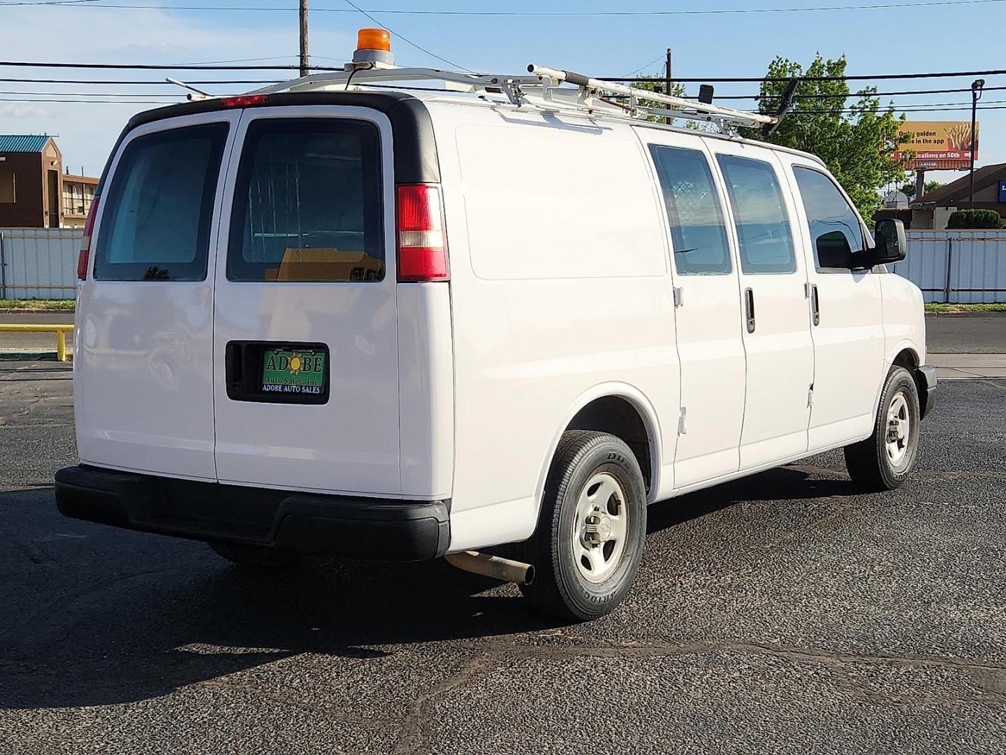 2007 WHITE /Medium Pewter - 93W Chevrolet Express Work Van (1GCFG15X871) with an Vortec 4.3L V-6 regular unleaded, engine with 195HP engine, located at 4711 Ave Q, Lubbock, TX, 79412, (806) 687-2362, 33.551304, -101.855293 - Photo#3