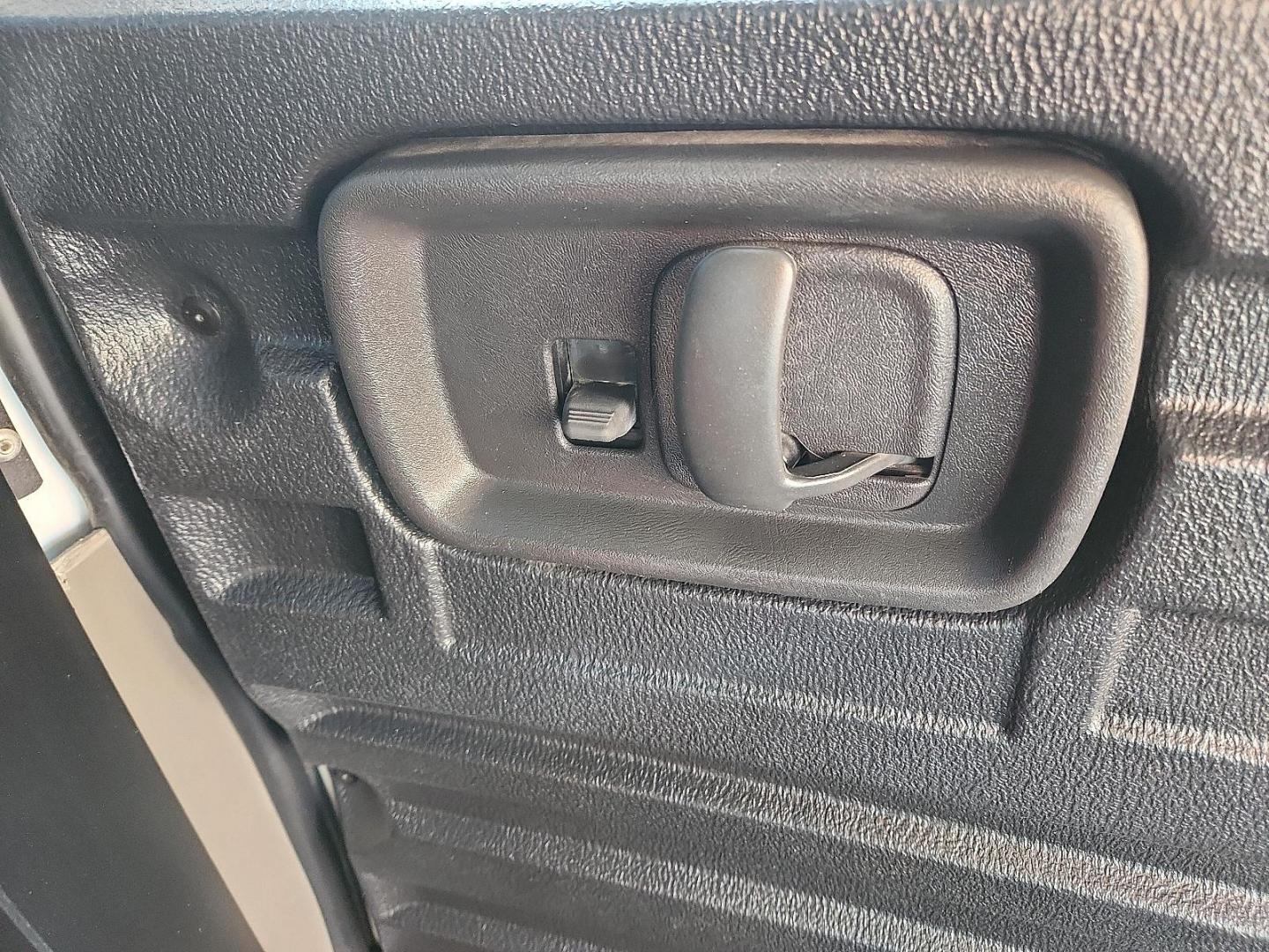 2007 WHITE /Medium Pewter - 93W Chevrolet Express Work Van (1GCFG15X871) with an Vortec 4.3L V-6 regular unleaded, engine with 195HP engine, located at 4711 Ave Q, Lubbock, TX, 79412, (806) 687-2362, 33.551304, -101.855293 - Photo#21