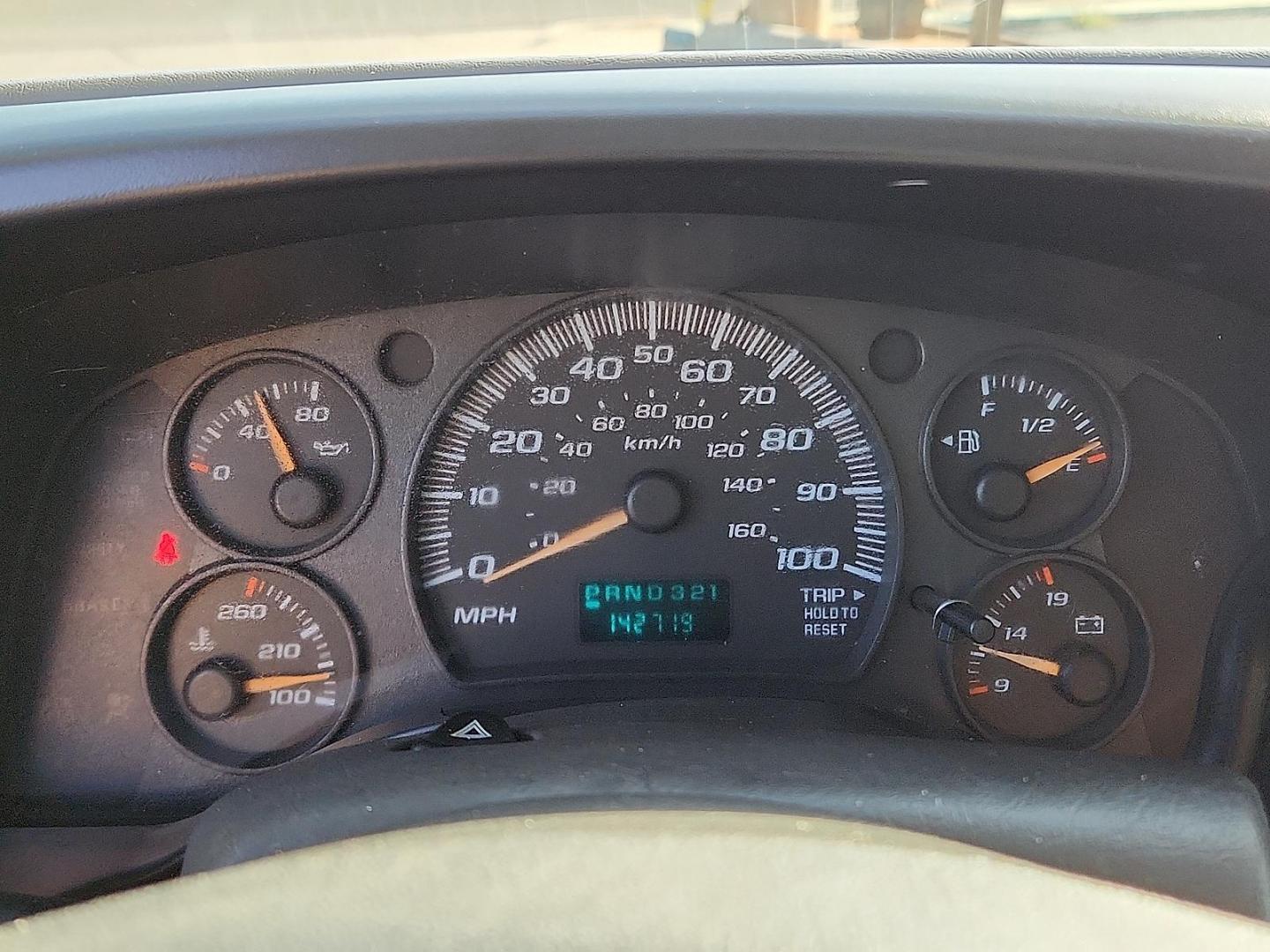 2007 WHITE /Medium Pewter - 93W Chevrolet Express Work Van (1GCFG15X871) with an Vortec 4.3L V-6 regular unleaded, engine with 195HP engine, located at 4711 Ave Q, Lubbock, TX, 79412, (806) 687-2362, 33.551304, -101.855293 - Photo#27