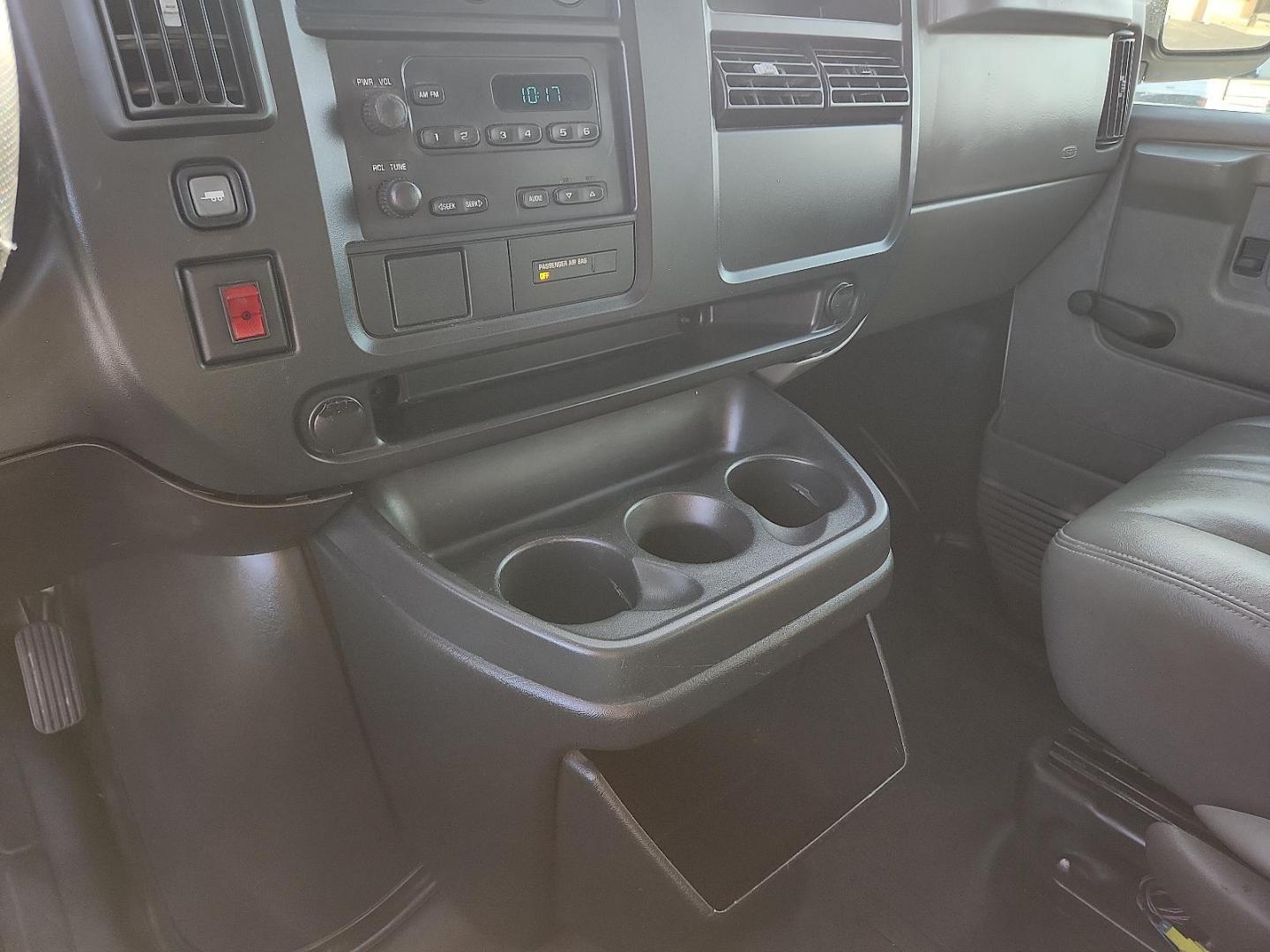 2007 WHITE /Medium Pewter - 93W Chevrolet Express Work Van (1GCFG15X871) with an Vortec 4.3L V-6 regular unleaded, engine with 195HP engine, located at 4711 Ave Q, Lubbock, TX, 79412, (806) 687-2362, 33.551304, -101.855293 - Photo#29