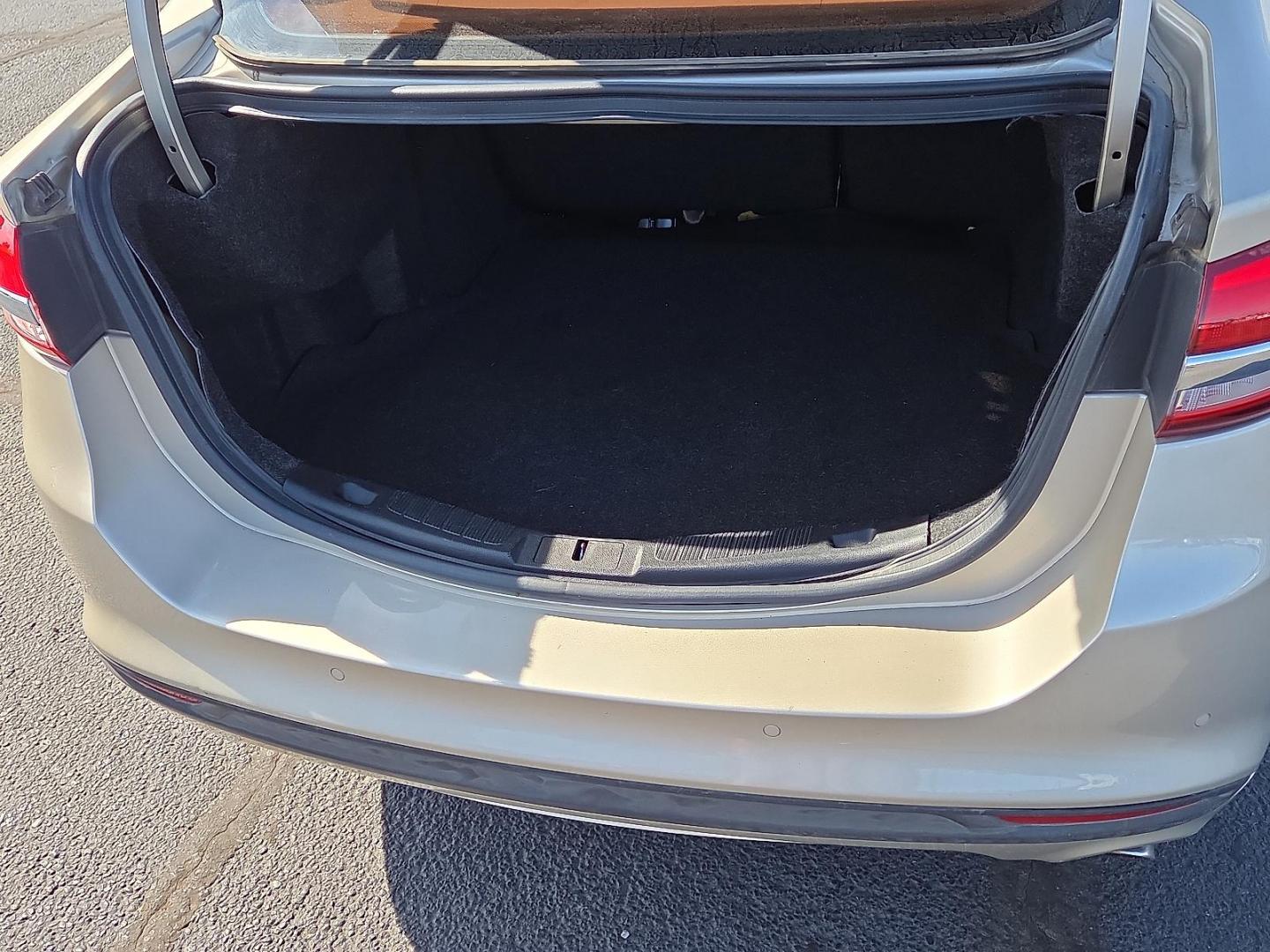 2017 White Gold - GN /Medium Light Stone - DQ Ford Fusion SE (3FA6P0HD9HR) with an EcoBoost 1.5L I-4 gasoline direct injection, DOHC, Ti-VCT variable valve control, intercooled turbo, regular unleaded, engine with 181HP engine, located at 4711 Ave Q, Lubbock, TX, 79412, (806) 687-2362, 33.551304, -101.855293 - Photo#15