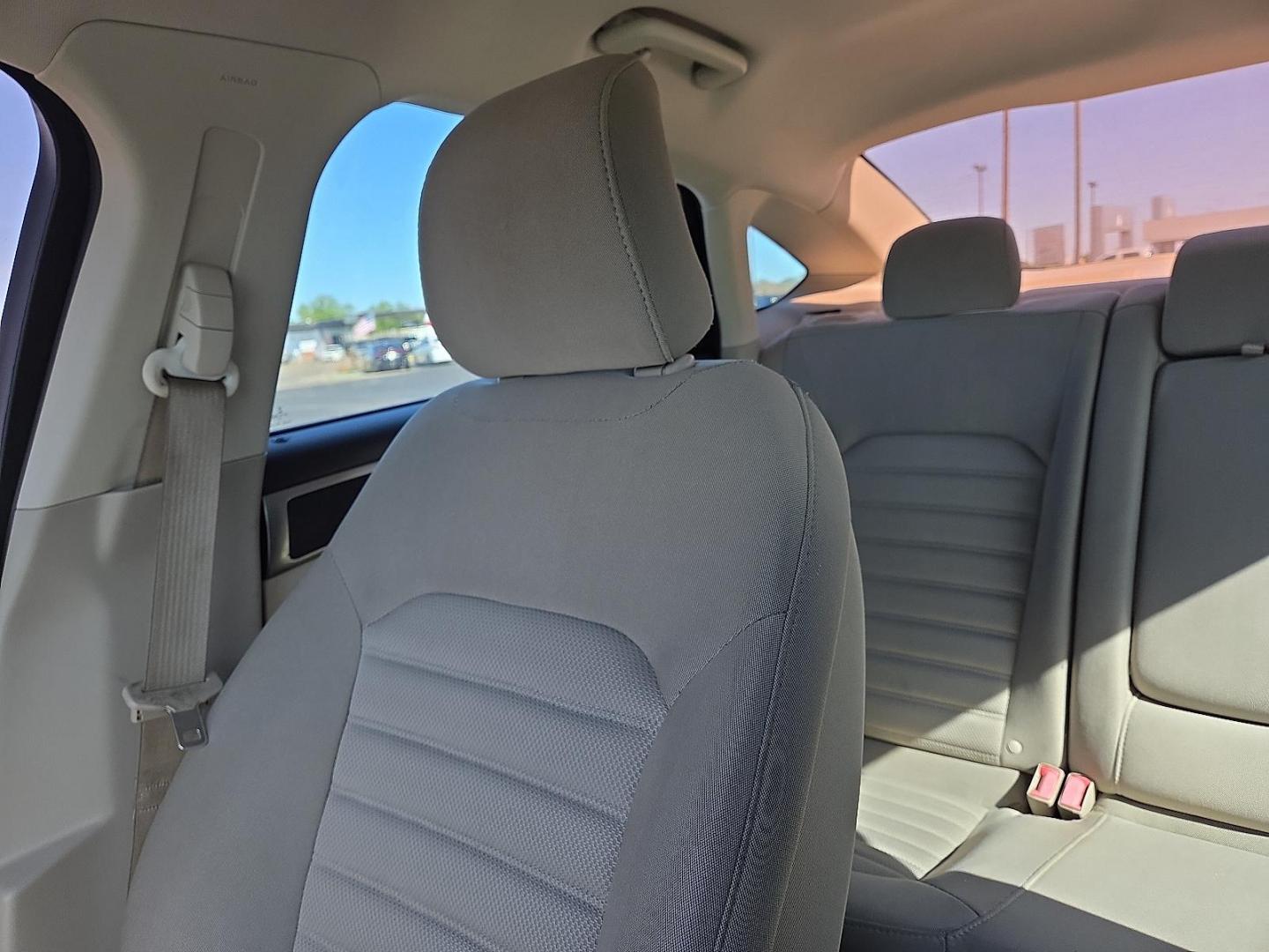 2017 White Gold - GN /Medium Light Stone - DQ Ford Fusion SE (3FA6P0HD9HR) with an EcoBoost 1.5L I-4 gasoline direct injection, DOHC, Ti-VCT variable valve control, intercooled turbo, regular unleaded, engine with 181HP engine, located at 4711 Ave Q, Lubbock, TX, 79412, (806) 687-2362, 33.551304, -101.855293 - Photo#28