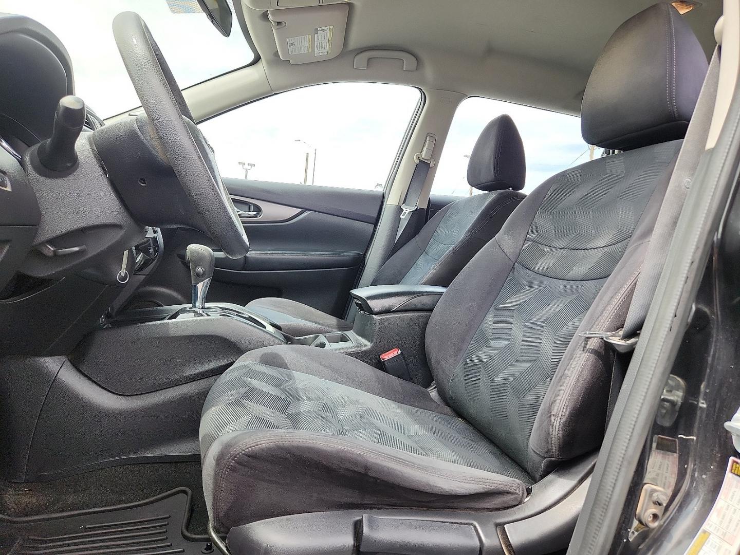 2014 BLACK /Charcoal - G Nissan Rogue S (5N1AT2MT0EC) with an 2.5L I-4 DOHC, variable valve control, regular unleaded, engine with 170HP engine, located at 4711 Ave Q, Lubbock, TX, 79412, (806) 687-2362, 33.551304, -101.855293 - Photo#18