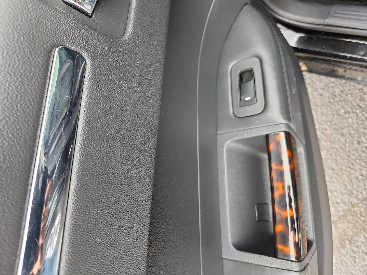 2010 BLACK /Dark Khaki/Light Graystone - J1 Chrysler 300C Hemi (2C3CA6CT7AH) with an HEMI 5.7L V-8 variable valve control, regular unleaded, engine with cylinder deactivation and 360HP engine, located at 4711 Ave Q, Lubbock, TX, 79412, (806) 687-2362, 33.551304, -101.855293 - Photo#12
