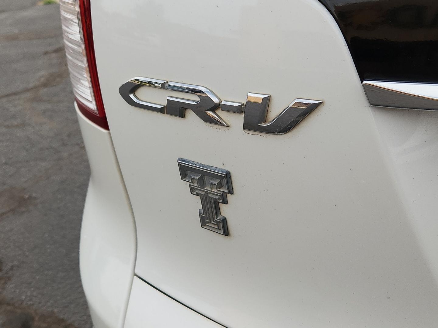 2014 WHITE /Beige - BE Honda CR-V EX-L (5J6RM3H71EL) with an 2.4L I-4 DOHC, i-VTEC variable valve control, regular unleaded, engine with 185HP engine, located at 4711 Ave Q, Lubbock, TX, 79412, (806) 687-2362, 33.551304, -101.855293 - Photo#9