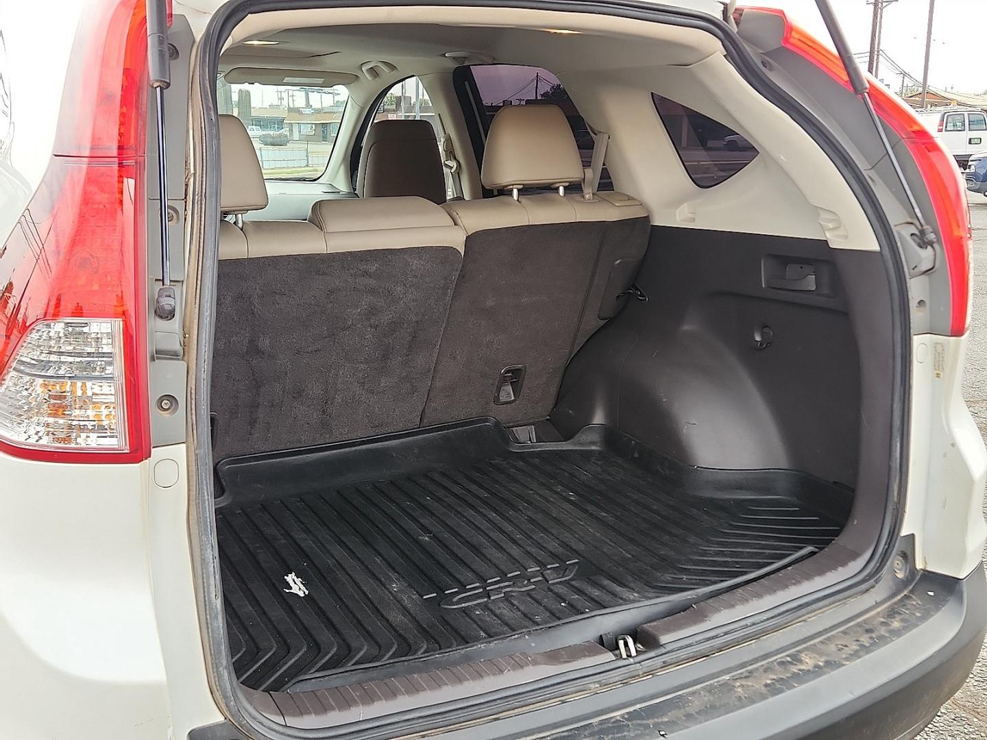 2014 WHITE /Beige - BE Honda CR-V EX-L (5J6RM3H71EL) with an 2.4L I-4 DOHC, i-VTEC variable valve control, regular unleaded, engine with 185HP engine, located at 4711 Ave Q, Lubbock, TX, 79412, (806) 687-2362, 33.551304, -101.855293 - Photo#10