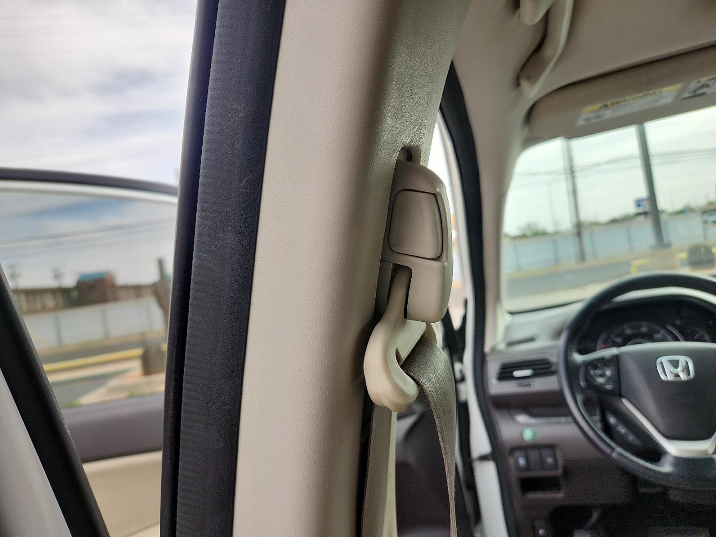 2014 WHITE /Beige - BE Honda CR-V EX-L (5J6RM3H71EL) with an 2.4L I-4 DOHC, i-VTEC variable valve control, regular unleaded, engine with 185HP engine, located at 4711 Ave Q, Lubbock, TX, 79412, (806) 687-2362, 33.551304, -101.855293 - Photo#13