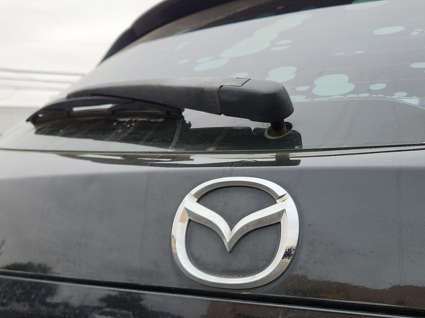 2016 BLACK /Black - BV0 Mazda Mazda3 Hatchback i Grand Touring (3MZBM1N77GM) with an SKYACTIV-G 2L I-4 gasoline direct injection, DOHC, variable valve control, regular unleaded, engine with 155HP engine, located at 4711 Ave Q, Lubbock, TX, 79412, (806) 687-2362, 33.551304, -101.855293 - Photo#9