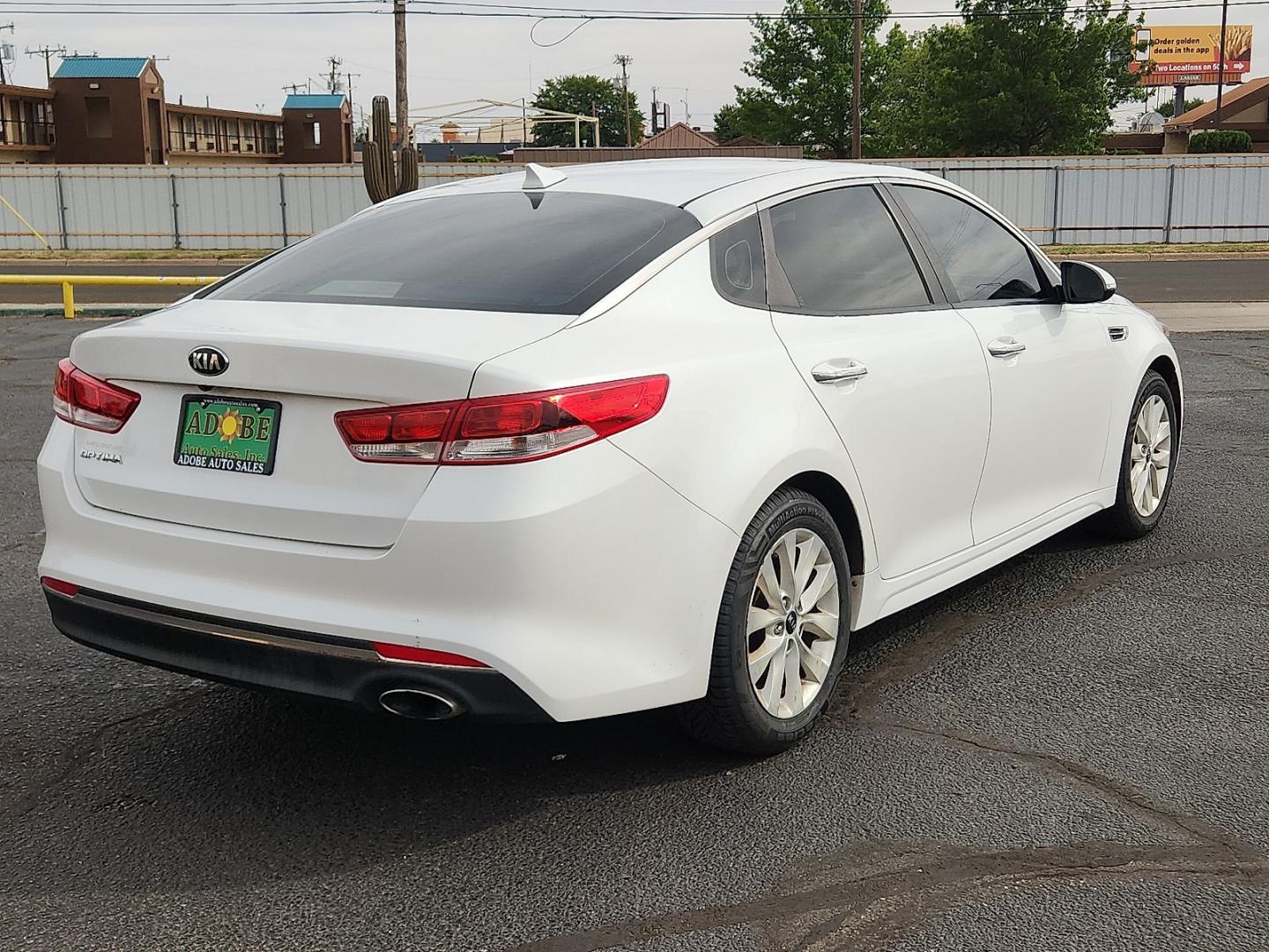 2016 WHITE /Beige - BHH Kia Optima LX (5XXGT4L3XGG) with an Theta II 2.4L I-4 gasoline direct injection, DOHC, CVVT variable valve control, regular unleaded, engine with 185HP engine, located at 4711 Ave Q, Lubbock, TX, 79412, (806) 687-2362, 33.551304, -101.855293 - Photo#3