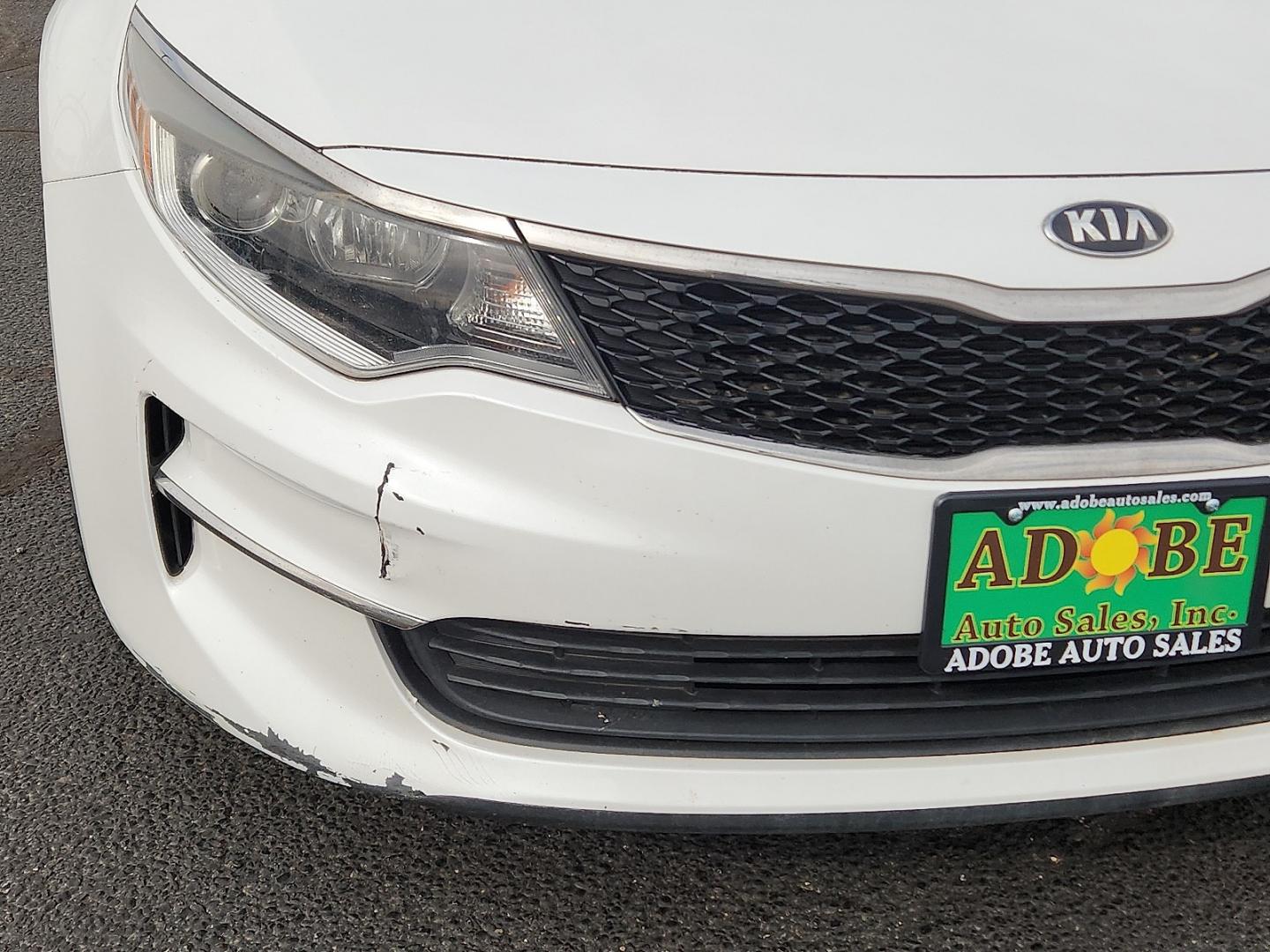 2016 WHITE /Beige - BHH Kia Optima LX (5XXGT4L3XGG) with an Theta II 2.4L I-4 gasoline direct injection, DOHC, CVVT variable valve control, regular unleaded, engine with 185HP engine, located at 4711 Ave Q, Lubbock, TX, 79412, (806) 687-2362, 33.551304, -101.855293 - Photo#7