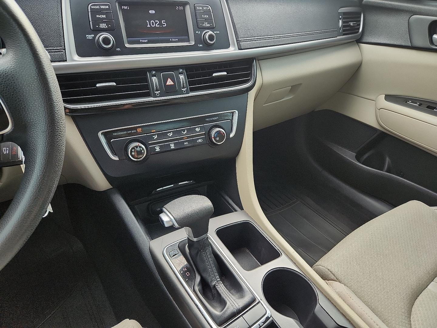 2016 WHITE /Beige - BHH Kia Optima LX (5XXGT4L3XGG) with an Theta II 2.4L I-4 gasoline direct injection, DOHC, CVVT variable valve control, regular unleaded, engine with 185HP engine, located at 4711 Ave Q, Lubbock, TX, 79412, (806) 687-2362, 33.551304, -101.855293 - Photo#29