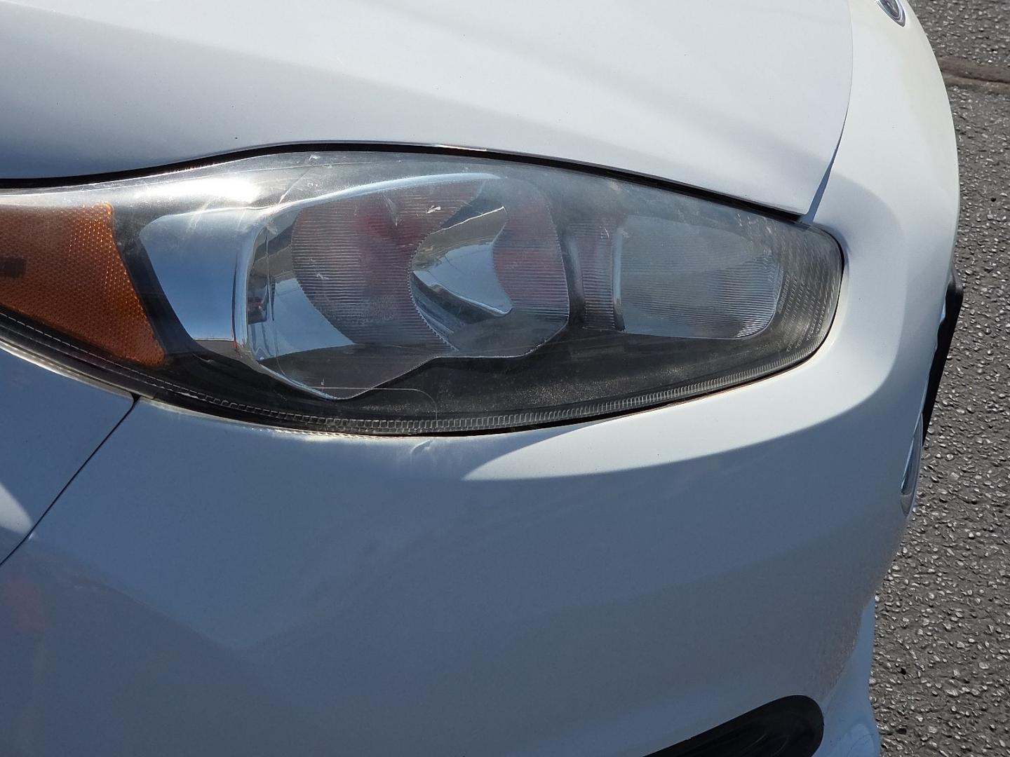 2018 Oxford White - YZ /Charcoal Black - 1D Ford Fiesta SE (3FADP4BJ5JM) with an 1.6L I-4 DOHC, variable valve control, regular unleaded, engine with 120HP engine, located at 4711 Ave Q, Lubbock, TX, 79412, (806) 687-2362, 33.551304, -101.855293- Photo#7