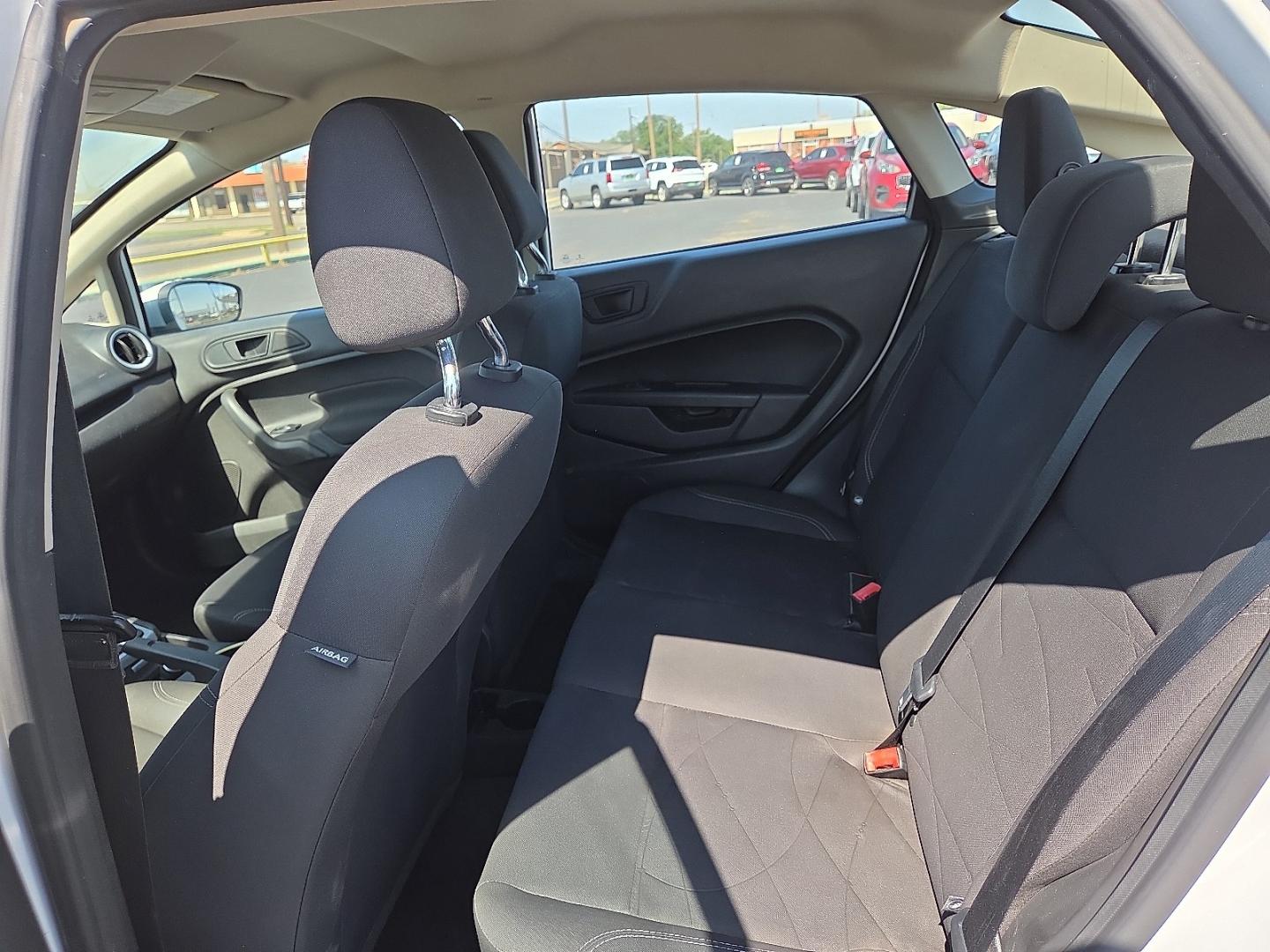 2018 Oxford White - YZ /Charcoal Black - 1D Ford Fiesta SE (3FADP4BJ5JM) with an 1.6L I-4 DOHC, variable valve control, regular unleaded, engine with 120HP engine, located at 4711 Ave Q, Lubbock, TX, 79412, (806) 687-2362, 33.551304, -101.855293- Photo#18