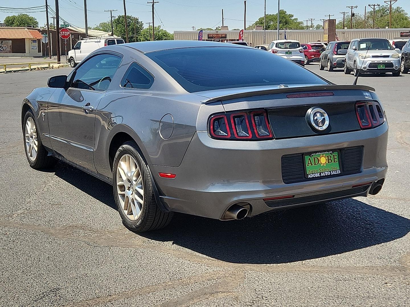 2013 GRAY /Charcoal Black - 1W Ford Mustang V6 (1ZVBP8AM7D5) with an 3.7L V-6 DOHC, Ti-VCT variable valve control, regular unleaded, engine with 305HP engine, located at 4711 Ave Q, Lubbock, TX, 79412, (806) 687-2362, 33.551304, -101.855293 - Photo#2