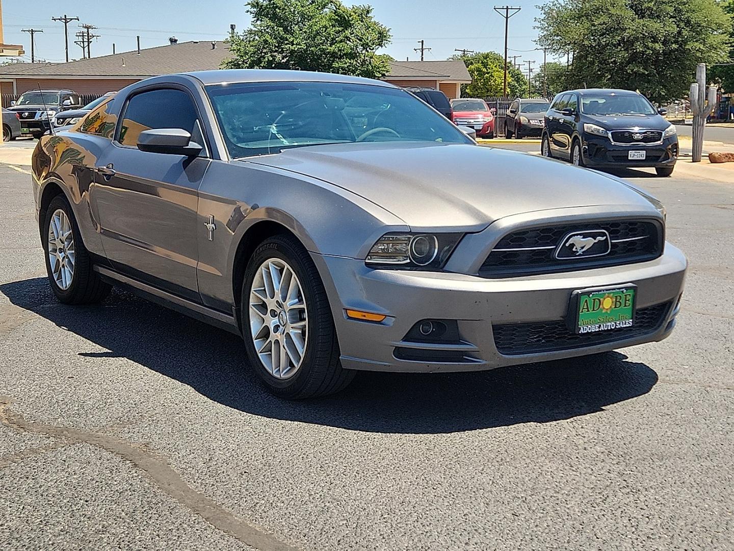 2013 GRAY /Charcoal Black - 1W Ford Mustang V6 (1ZVBP8AM7D5) with an 3.7L V-6 DOHC, Ti-VCT variable valve control, regular unleaded, engine with 305HP engine, located at 4711 Ave Q, Lubbock, TX, 79412, (806) 687-2362, 33.551304, -101.855293 - Photo#5