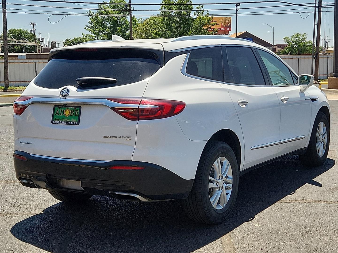 2019 WHITE /Brandy w/Ebony Accents - HI9 Buick Enclave AWD Essence (5GAEVAKW2KJ) with an 3.6L V-6 gasoline direct injection, DOHC, VVT variable valve control, regular unleaded, engine with 310HP engine, located at 4711 Ave Q, Lubbock, TX, 79412, (806) 687-2362, 33.551304, -101.855293 - Photo#3