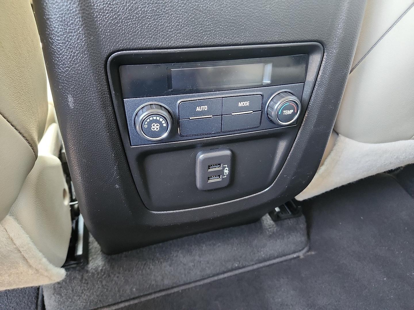2019 WHITE /Brandy w/Ebony Accents - HI9 Buick Enclave AWD Essence (5GAEVAKW2KJ) with an 3.6L V-6 gasoline direct injection, DOHC, VVT variable valve control, regular unleaded, engine with 310HP engine, located at 4711 Ave Q, Lubbock, TX, 79412, (806) 687-2362, 33.551304, -101.855293 - Photo#13