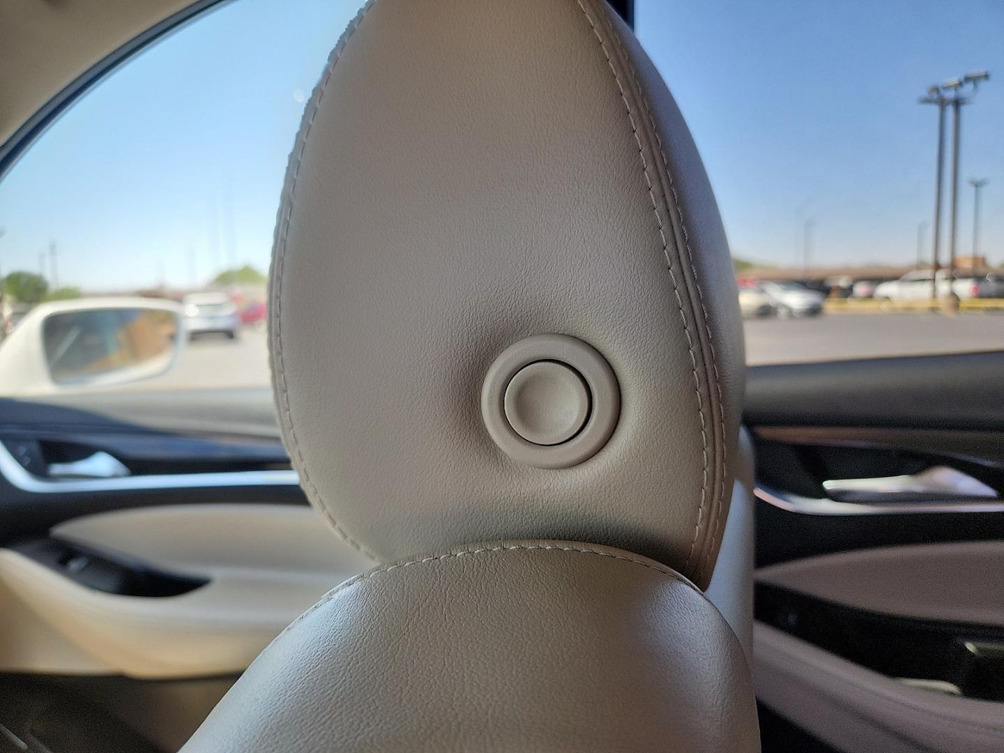 2019 WHITE /Brandy w/Ebony Accents - HI9 Buick Enclave AWD Essence (5GAEVAKW2KJ) with an 3.6L V-6 gasoline direct injection, DOHC, VVT variable valve control, regular unleaded, engine with 310HP engine, located at 4711 Ave Q, Lubbock, TX, 79412, (806) 687-2362, 33.551304, -101.855293 - Photo#17