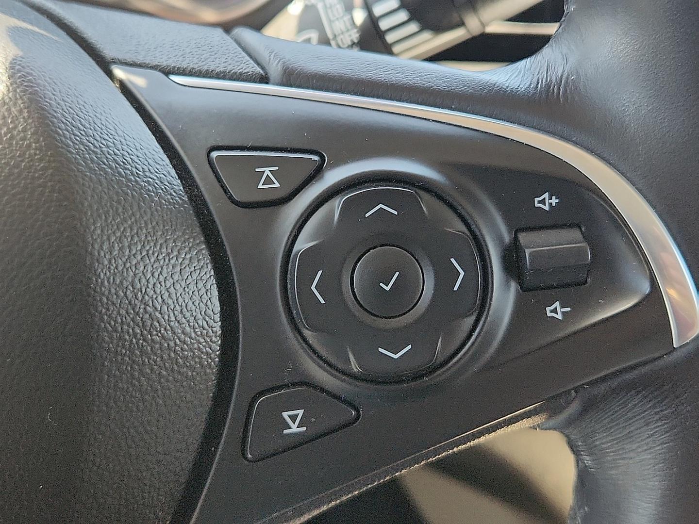 2019 WHITE /Brandy w/Ebony Accents - HI9 Buick Enclave AWD Essence (5GAEVAKW2KJ) with an 3.6L V-6 gasoline direct injection, DOHC, VVT variable valve control, regular unleaded, engine with 310HP engine, located at 4711 Ave Q, Lubbock, TX, 79412, (806) 687-2362, 33.551304, -101.855293 - Photo#25