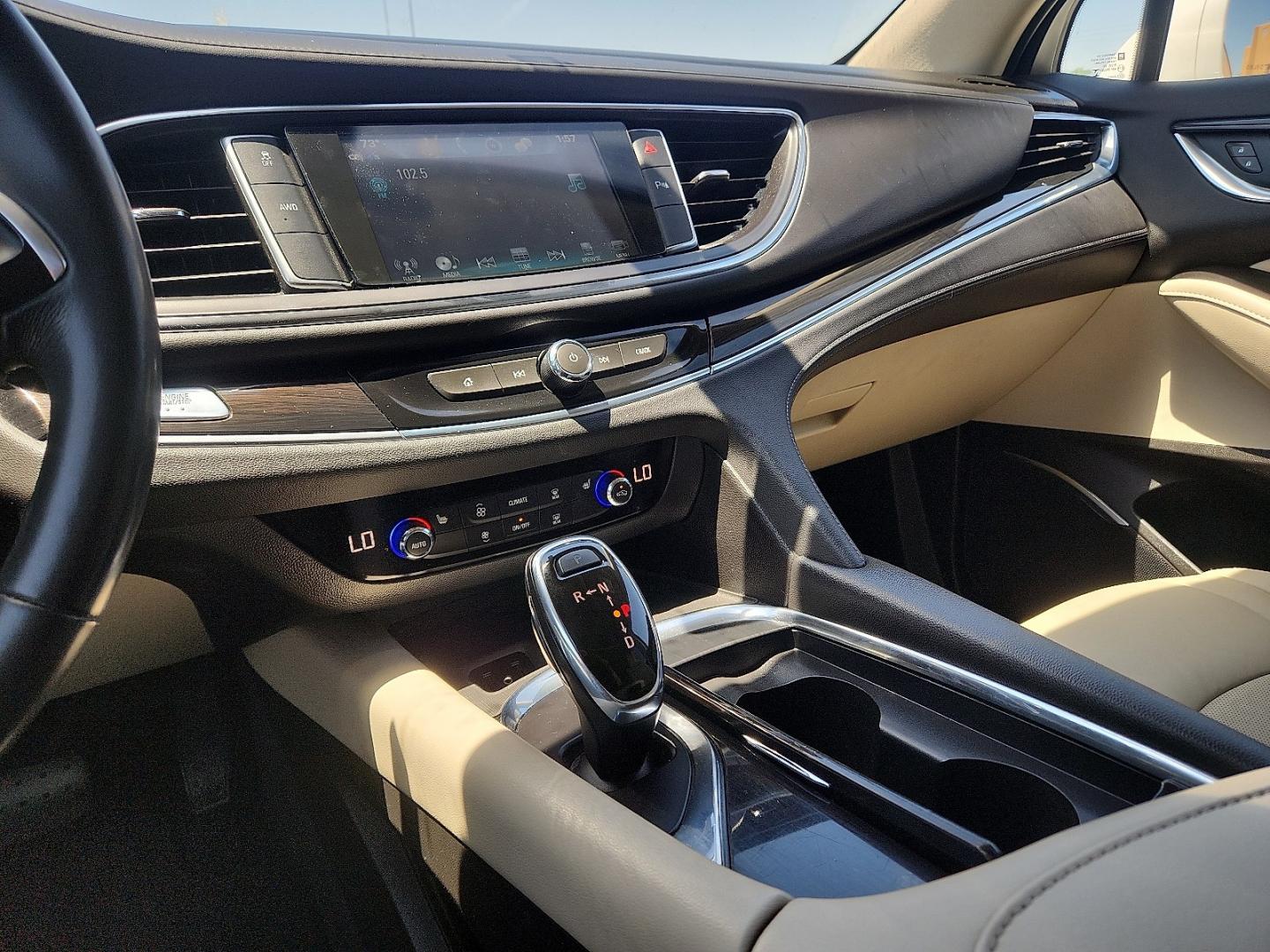 2019 WHITE /Brandy w/Ebony Accents - HI9 Buick Enclave AWD Essence (5GAEVAKW2KJ) with an 3.6L V-6 gasoline direct injection, DOHC, VVT variable valve control, regular unleaded, engine with 310HP engine, located at 4711 Ave Q, Lubbock, TX, 79412, (806) 687-2362, 33.551304, -101.855293 - Photo#29