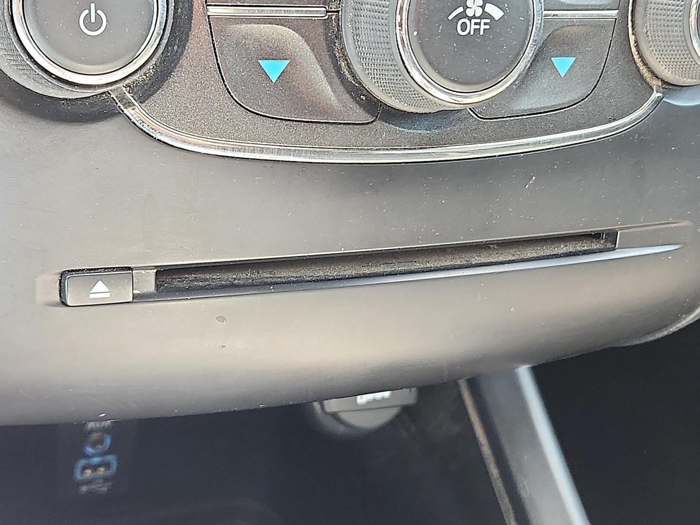 2020 SILVER /Black - X9 Dodge Journey SE Value (3C4PDCAB7LT) with an Tigershark MultiAir 2.4L I-4 DOHC, VVT variable valve control, regular unleaded, engine with 173HP engine, located at 4711 Ave Q, Lubbock, TX, 79412, (806) 687-2362, 33.551304, -101.855293- Photo#21
