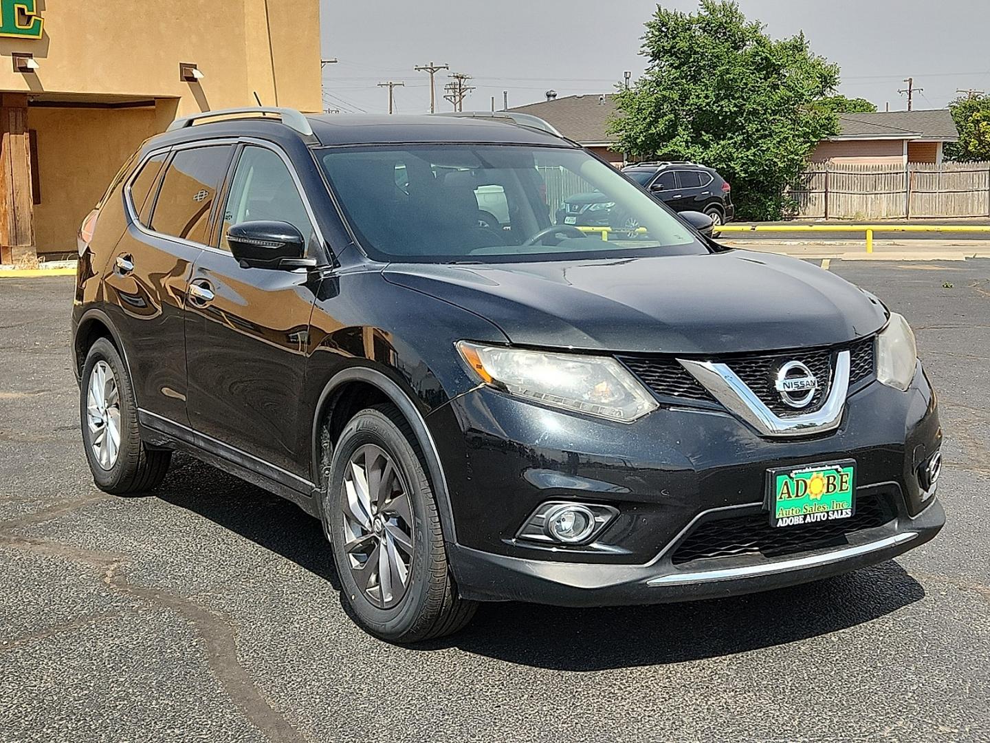 2016 BLACK /Charcoal - G Nissan Rogue SL (5N1AT2MT4GC) with an 2.5L I-4 DOHC, variable valve control, regular unleaded, engine with 170HP engine, located at 4711 Ave Q, Lubbock, TX, 79412, (806) 687-2362, 33.551304, -101.855293- Photo#5