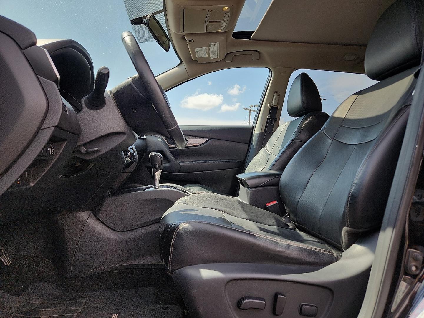 2016 BLACK /Charcoal - G Nissan Rogue SL (5N1AT2MT4GC) with an 2.5L I-4 DOHC, variable valve control, regular unleaded, engine with 170HP engine, located at 4711 Ave Q, Lubbock, TX, 79412, (806) 687-2362, 33.551304, -101.855293- Photo#16