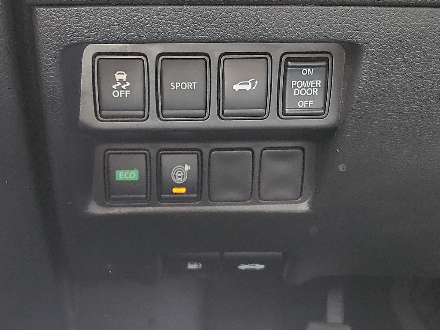 2016 BLACK /Charcoal - G Nissan Rogue SL (5N1AT2MT4GC) with an 2.5L I-4 DOHC, variable valve control, regular unleaded, engine with 170HP engine, located at 4711 Ave Q, Lubbock, TX, 79412, (806) 687-2362, 33.551304, -101.855293- Photo#24