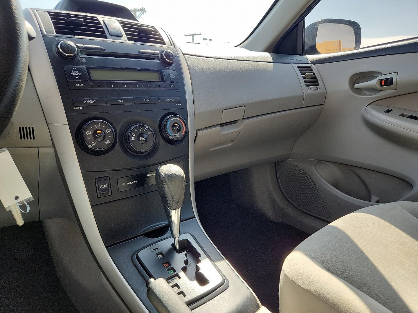 2013 BLUE /Bisque - 40 Toyota Corolla L (5YFBU4EE3DP) with an 1.8L I-4 DOHC, variable valve control, regular unleaded, engine with 132HP engine, located at 4711 Ave Q, Lubbock, TX, 79412, (806) 687-2362, 33.551304, -101.855293- Photo#29