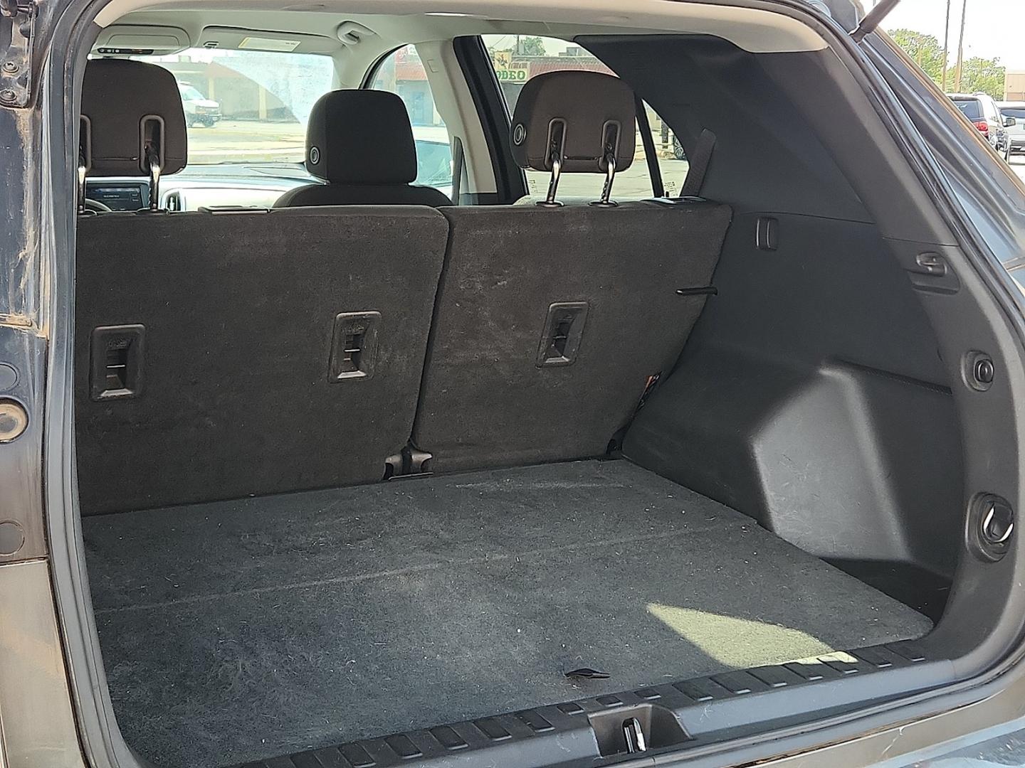 2019 GRAY /Medium Ash Gray - H72 Chevrolet Equinox LS (3GNAXHEV0KL) with an 1.5L I-4 gasoline direct injection, DOHC, VVT variable valve control, intercooled turbo, regular unleaded, engine with 170HP engine, located at 4711 Ave Q, Lubbock, TX, 79412, (806) 687-2362, 33.551304, -101.855293 - Photo#7