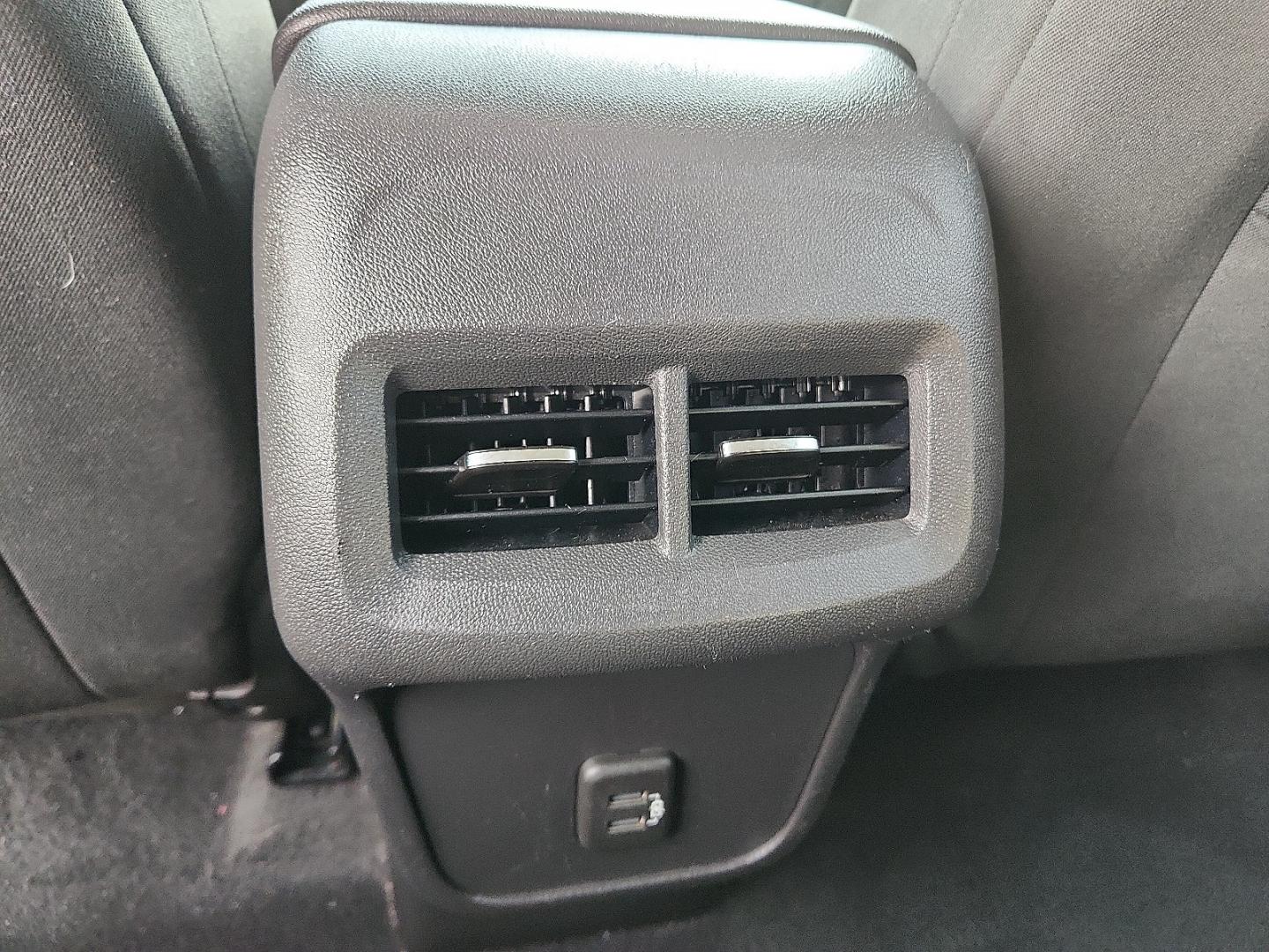 2019 GRAY /Medium Ash Gray - H72 Chevrolet Equinox LS (3GNAXHEV0KL) with an 1.5L I-4 gasoline direct injection, DOHC, VVT variable valve control, intercooled turbo, regular unleaded, engine with 170HP engine, located at 4711 Ave Q, Lubbock, TX, 79412, (806) 687-2362, 33.551304, -101.855293 - Photo#9