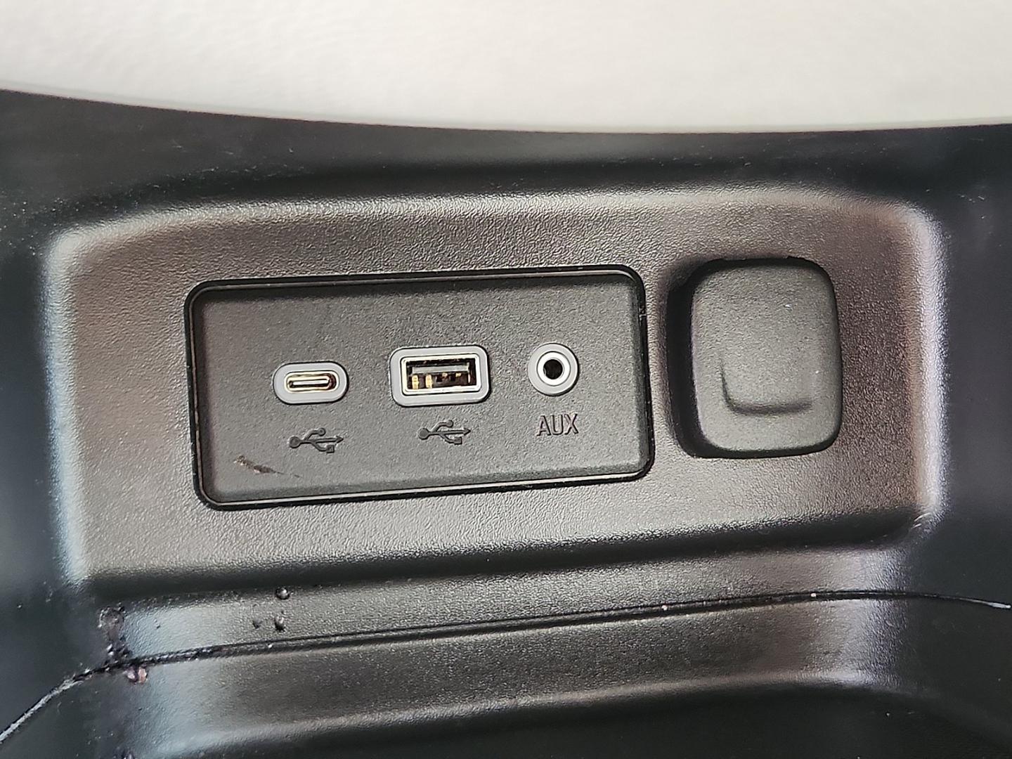 2019 GRAY /Medium Ash Gray - H72 Chevrolet Equinox LS (3GNAXHEV0KL) with an 1.5L I-4 gasoline direct injection, DOHC, VVT variable valve control, intercooled turbo, regular unleaded, engine with 170HP engine, located at 4711 Ave Q, Lubbock, TX, 79412, (806) 687-2362, 33.551304, -101.855293 - Photo#14