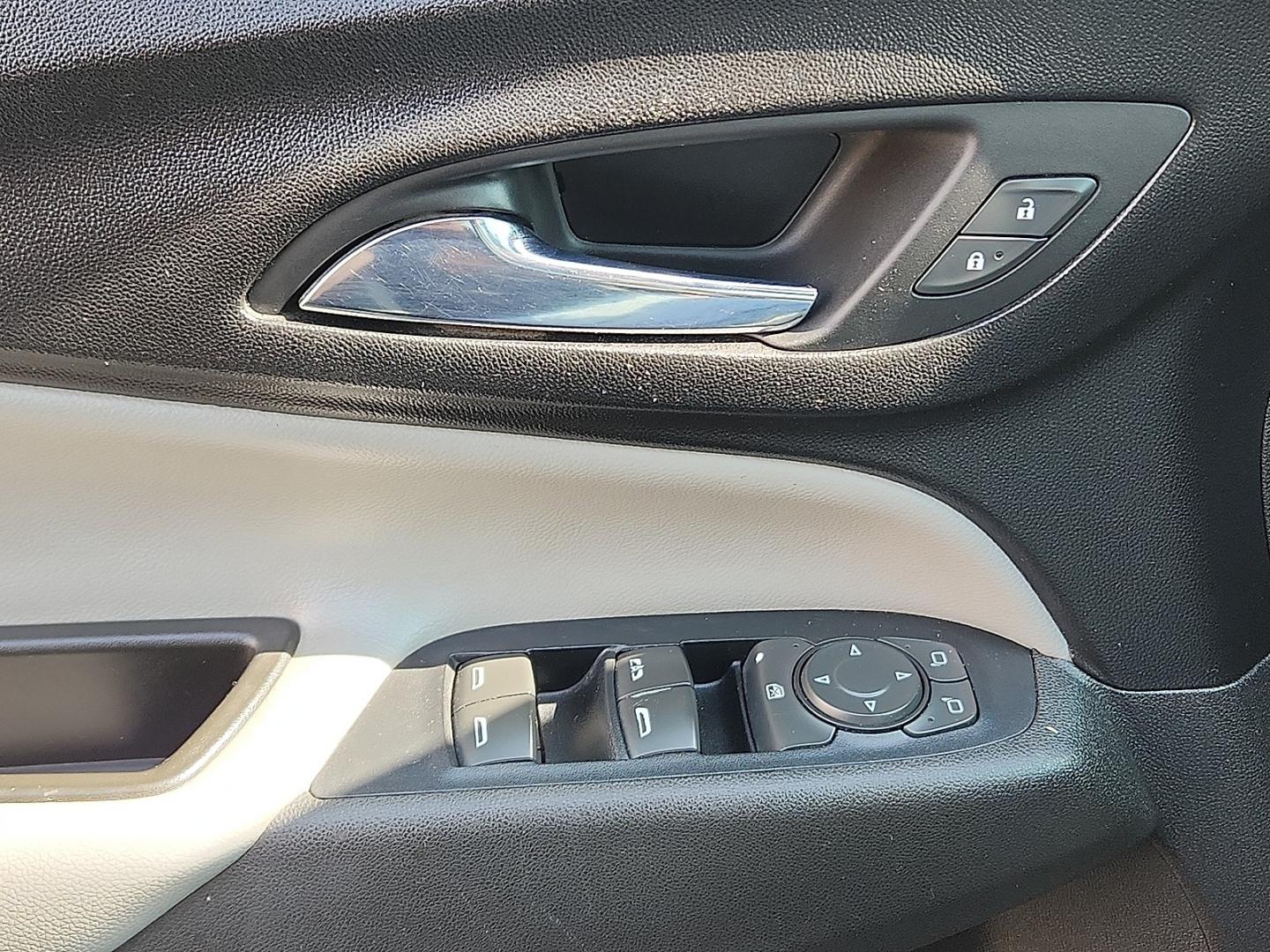 2019 GRAY /Medium Ash Gray - H72 Chevrolet Equinox LS (3GNAXHEV0KL) with an 1.5L I-4 gasoline direct injection, DOHC, VVT variable valve control, intercooled turbo, regular unleaded, engine with 170HP engine, located at 4711 Ave Q, Lubbock, TX, 79412, (806) 687-2362, 33.551304, -101.855293 - Photo#15