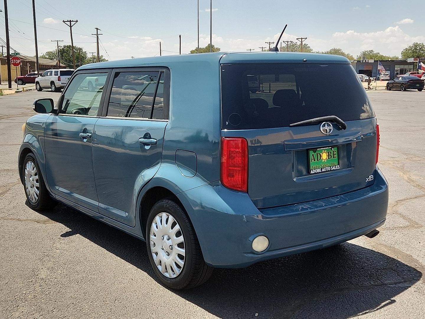 2008 GREEN /Dark Gray - 10 Scion xB (JTLKE50E881) with an 2.4L I-4 DOHC, variable valve control, regular unleaded, engine with 158HP engine, located at 4711 Ave Q, Lubbock, TX, 79412, (806) 687-2362, 33.551304, -101.855293- Photo#2