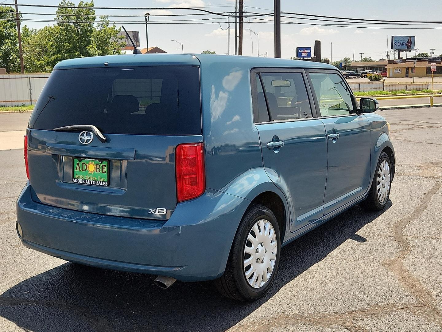 2008 GREEN /Dark Gray - 10 Scion xB (JTLKE50E881) with an 2.4L I-4 DOHC, variable valve control, regular unleaded, engine with 158HP engine, located at 4711 Ave Q, Lubbock, TX, 79412, (806) 687-2362, 33.551304, -101.855293- Photo#3