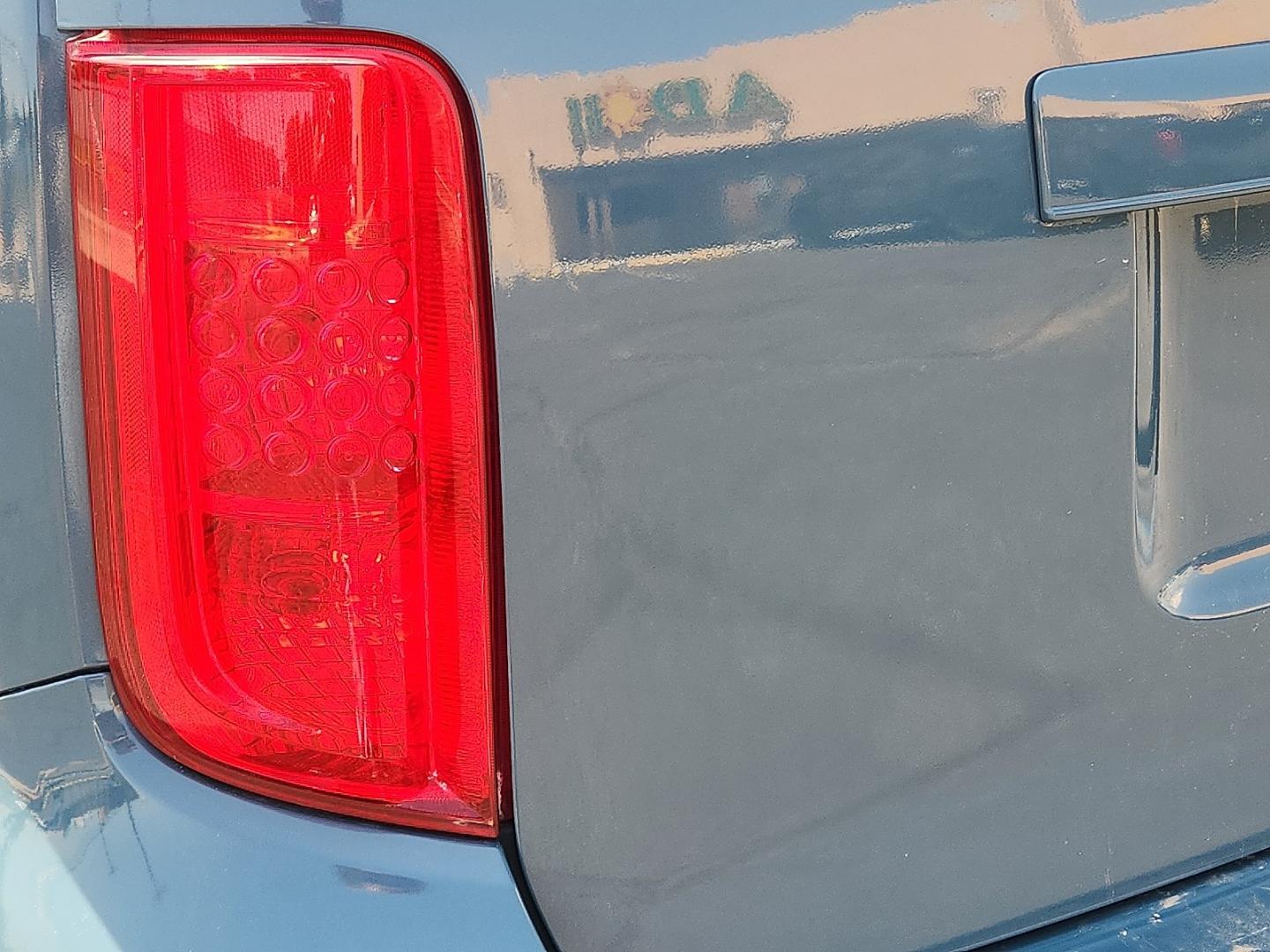 2008 GREEN /Dark Gray - 10 Scion xB (JTLKE50E881) with an 2.4L I-4 DOHC, variable valve control, regular unleaded, engine with 158HP engine, located at 4711 Ave Q, Lubbock, TX, 79412, (806) 687-2362, 33.551304, -101.855293- Photo#10