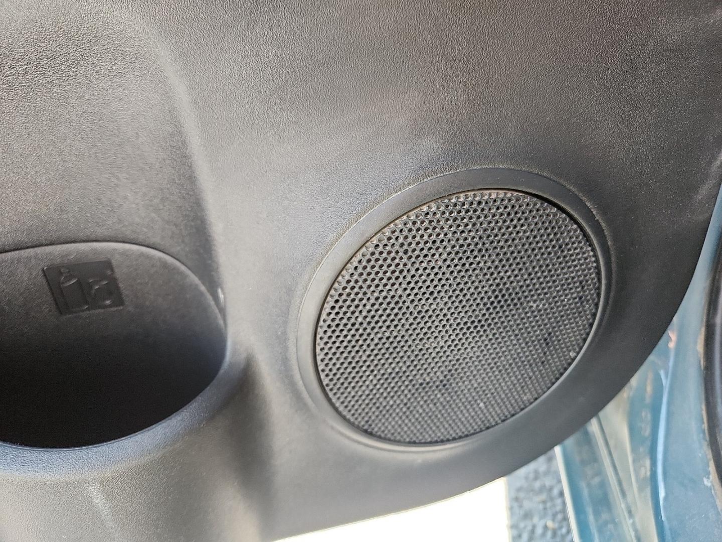 2008 GREEN /Dark Gray - 10 Scion xB (JTLKE50E881) with an 2.4L I-4 DOHC, variable valve control, regular unleaded, engine with 158HP engine, located at 4711 Ave Q, Lubbock, TX, 79412, (806) 687-2362, 33.551304, -101.855293- Photo#12
