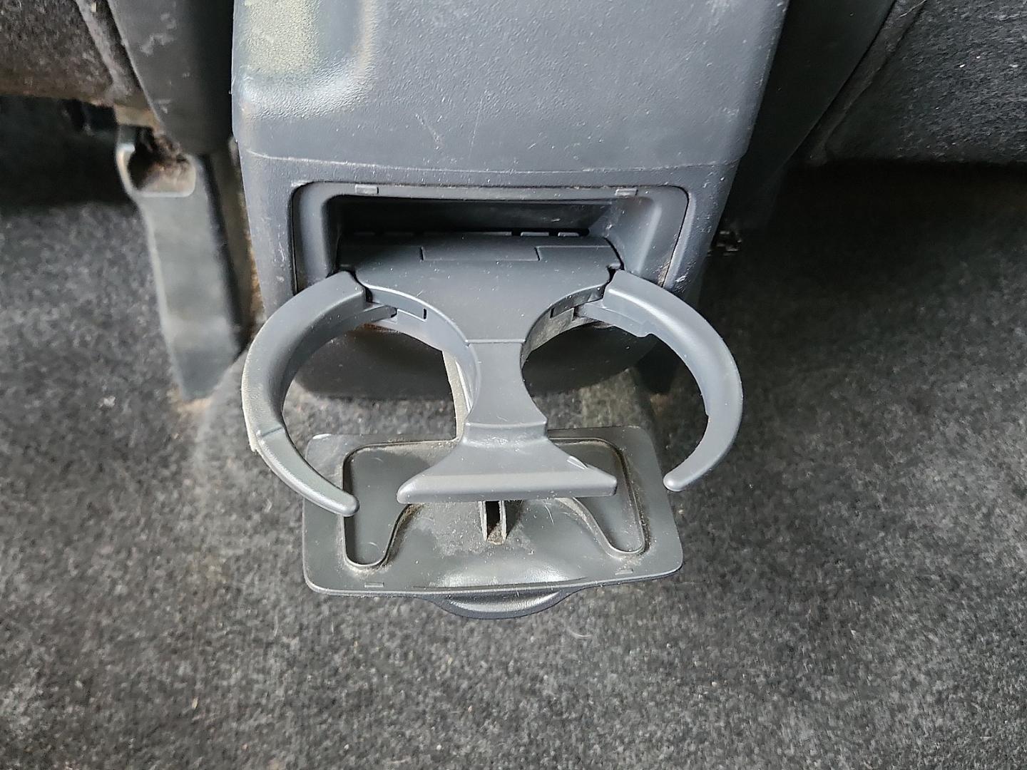 2008 GREEN /Dark Gray - 10 Scion xB (JTLKE50E881) with an 2.4L I-4 DOHC, variable valve control, regular unleaded, engine with 158HP engine, located at 4711 Ave Q, Lubbock, TX, 79412, (806) 687-2362, 33.551304, -101.855293- Photo#15