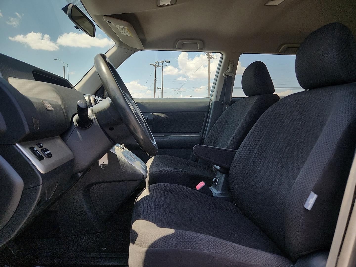 2008 GREEN /Dark Gray - 10 Scion xB (JTLKE50E881) with an 2.4L I-4 DOHC, variable valve control, regular unleaded, engine with 158HP engine, located at 4711 Ave Q, Lubbock, TX, 79412, (806) 687-2362, 33.551304, -101.855293- Photo#17