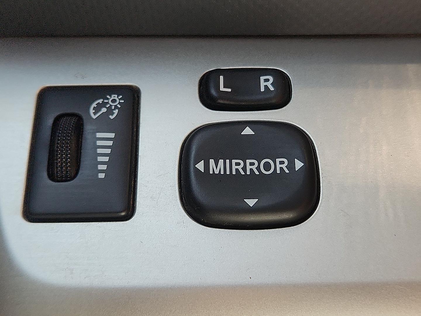 2008 GREEN /Dark Gray - 10 Scion xB (JTLKE50E881) with an 2.4L I-4 DOHC, variable valve control, regular unleaded, engine with 158HP engine, located at 4711 Ave Q, Lubbock, TX, 79412, (806) 687-2362, 33.551304, -101.855293- Photo#19