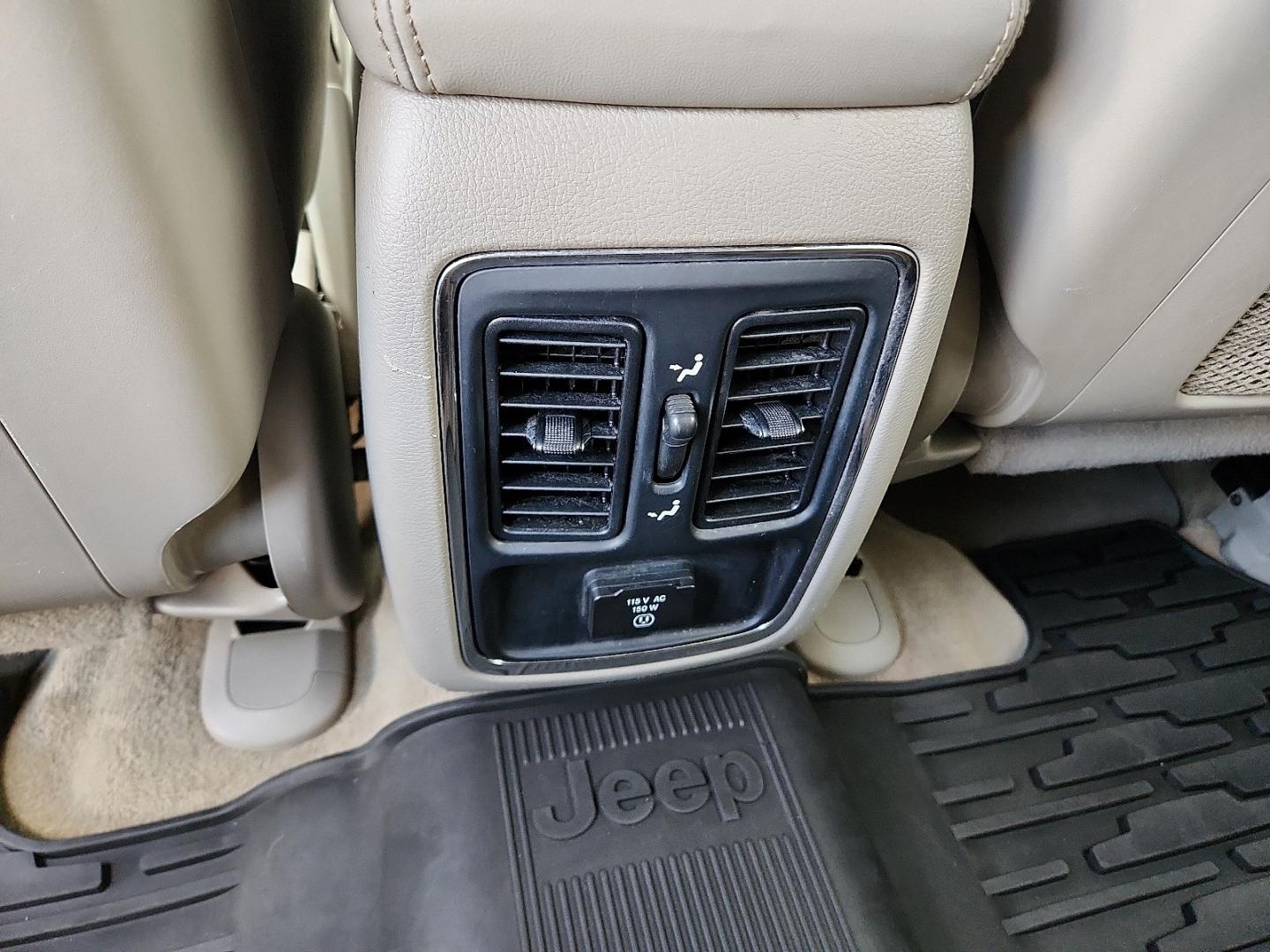 2013 BLUE /Medium Graystone/Dark Graystone - D3 Jeep Grand Cherokee Laredo (1C4RJFAG4DC) with an 3.6L V-6 DOHC, variable valve control, regular unleaded, engine with 290HP engine, located at 4711 Ave Q, Lubbock, TX, 79412, (806) 687-2362, 33.551304, -101.855293- Photo#12