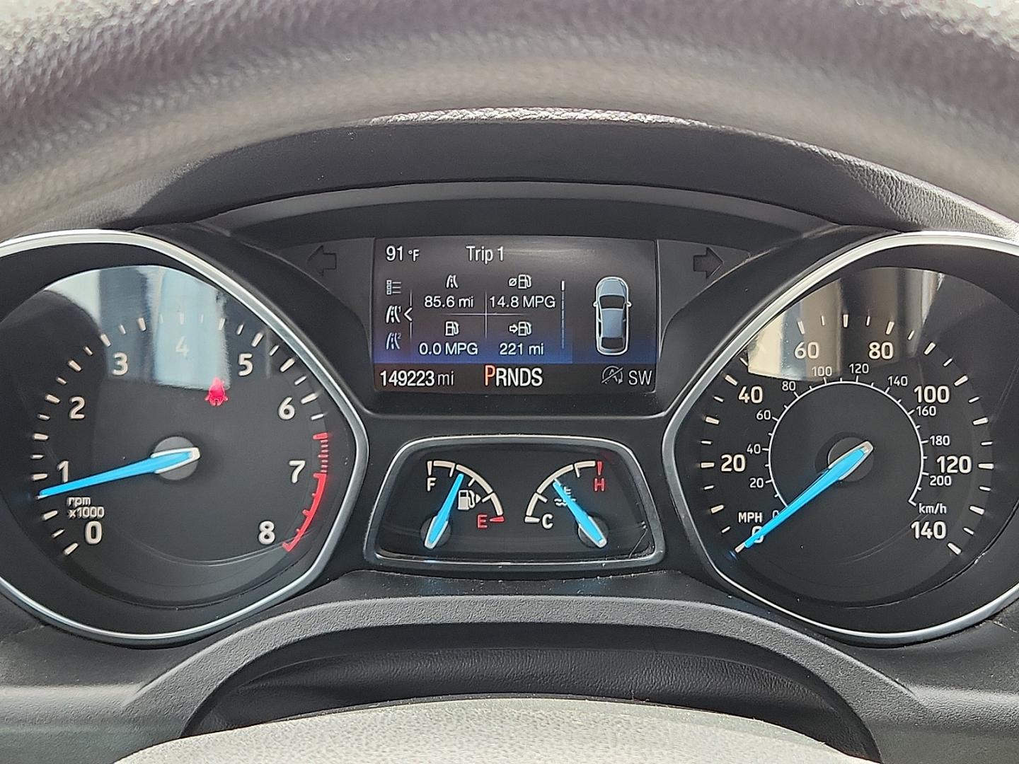 2018 BLACK /Medium Light Stone - KL Ford Escape SE (1FMCU0G9XJU) with an EcoBoost 2L I-4 gasoline direct injection, DOHC, variable valve control, intercooled turbo, premium unleaded, engine with 245HP engine, located at 4711 Ave Q, Lubbock, TX, 79412, (806) 687-2362, 33.551304, -101.855293- Photo#27