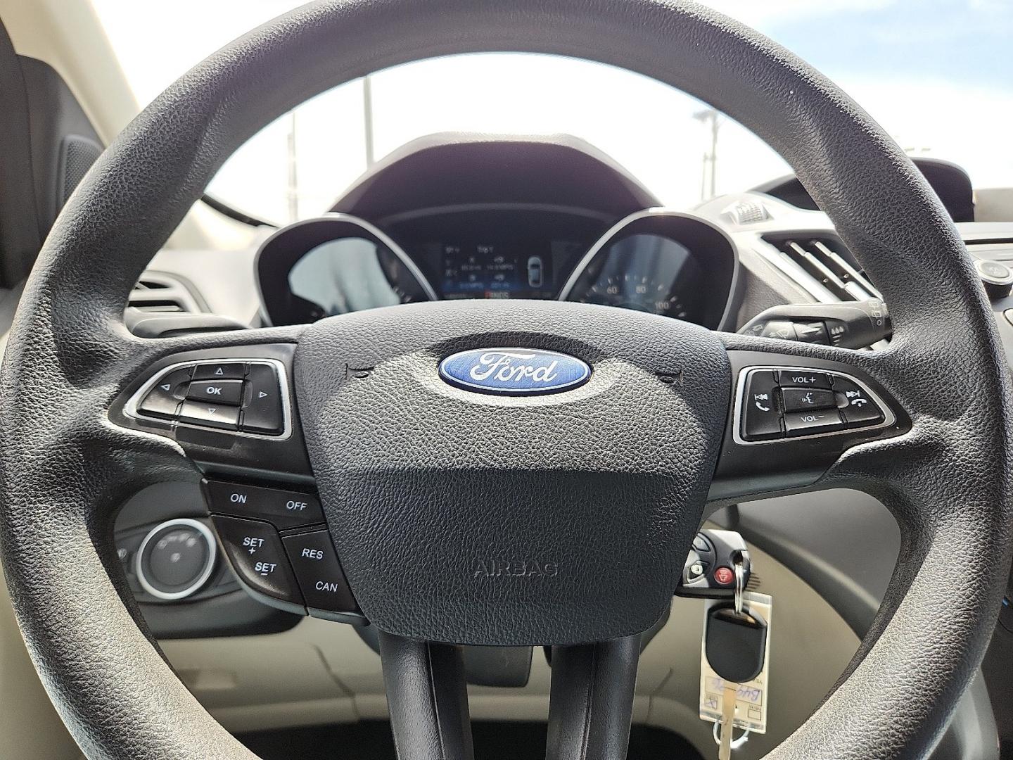 2018 BLACK /Medium Light Stone - KL Ford Escape SE (1FMCU0G9XJU) with an EcoBoost 2L I-4 gasoline direct injection, DOHC, variable valve control, intercooled turbo, premium unleaded, engine with 245HP engine, located at 4711 Ave Q, Lubbock, TX, 79412, (806) 687-2362, 33.551304, -101.855293- Photo#28