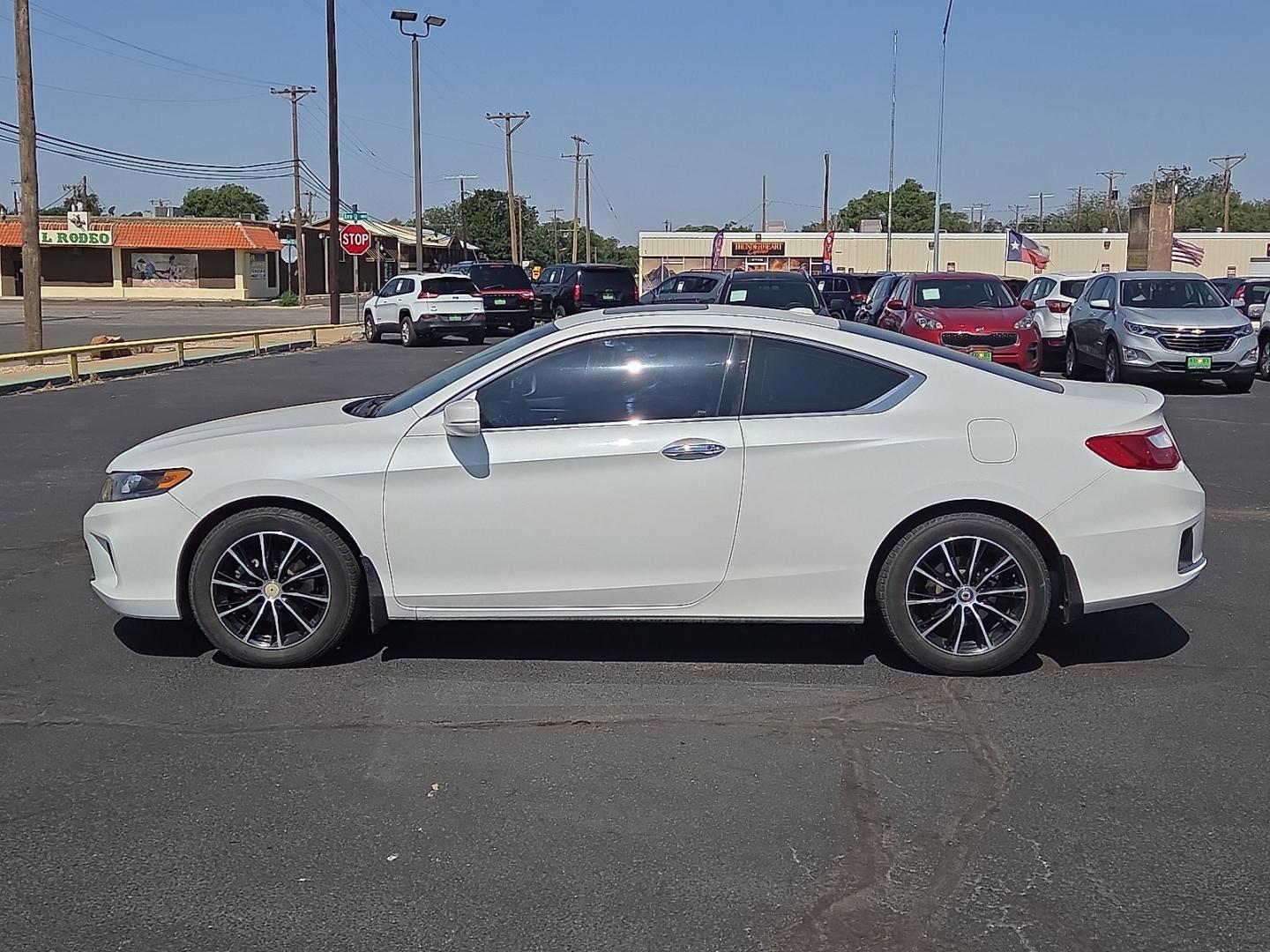 2015 White Orchid Pearl - WB /Parchment - BI Honda Accord EX-L (1HGCT1B86FA) with an 2.4L I-4 gasoline direct injection, DOHC, i-VTEC variable valve control, regular unleaded, engine with 185HP engine, located at 4711 Ave Q, Lubbock, TX, 79412, (806) 687-2362, 33.551304, -101.855293- Photo#1